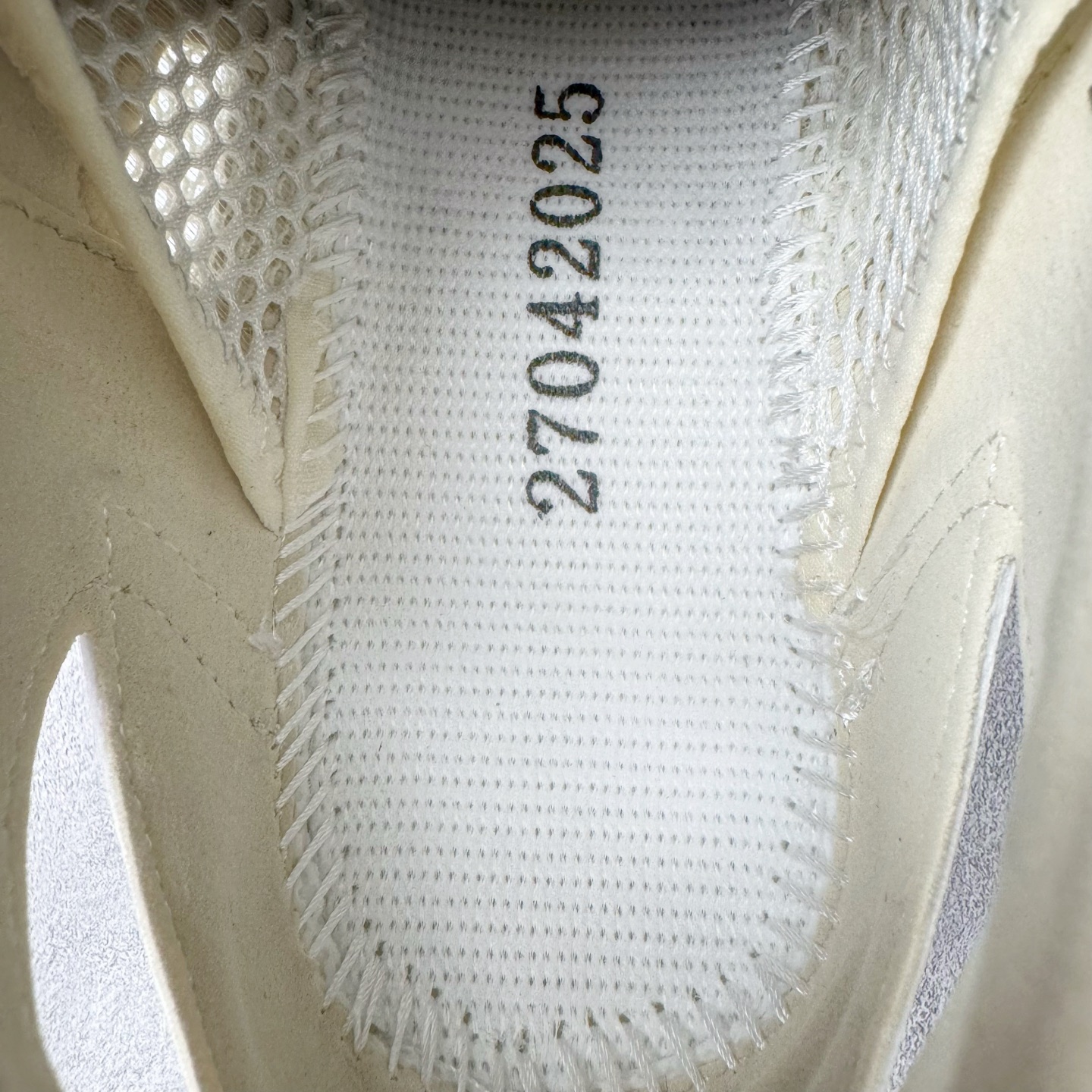 图片[11]-＃HP纯原 SALOMON XA Pro 3D AMPHIB 萨洛蒙潮流越野机能户外功能鞋 虎扑平台特供订单 耗时半年巨作 全套原纸板楦头开发 原厂特供网布配套加持 确保原汁原味 完美呈现版型 原档数据独家私模五层组合大底 男女鞋同步官方开发至46.5 原装Ortholite轻量化鞋垫 中底布带钢印编号 原厂TPU锁扣 进口港宝加持 后跟自然饱满 还原公司包裹性 鞋面采用SENSIFT贴合技术 全方位贴合包裹脚型 鞋跟部鞋底牵引设计 提供强大的抓地性能 更适应野外崎岖不平的道路 其3D ADVANCED CHASSIS底盘 材料轻量大化 钉齿设计更具稳定性 防护性 鞋底易磨损区运用CONTAGRIP高耐磨材料 应对城市硬质路面长距离跑考验 尺码：36 36.5 37.5 38 38.5 39 40 40.5 41 42 42.5 43 44 44.5 45 46 46.5-选品中心