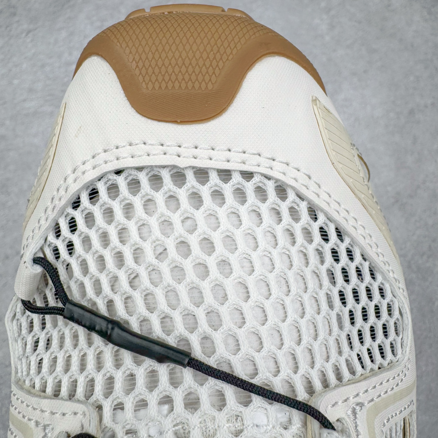 图片[17]-＃HP纯原 SALOMON XA Pro 3D AMPHIB 萨洛蒙潮流越野机能户外功能鞋 虎扑平台特供订单 耗时半年巨作 全套原纸板楦头开发 原厂特供网布配套加持 确保原汁原味 完美呈现版型 原档数据独家私模五层组合大底 男女鞋同步官方开发至46.5 原装Ortholite轻量化鞋垫 中底布带钢印编号 原厂TPU锁扣 进口港宝加持 后跟自然饱满 还原公司包裹性 鞋面采用SENSIFT贴合技术 全方位贴合包裹脚型 鞋跟部鞋底牵引设计 提供强大的抓地性能 更适应野外崎岖不平的道路 其3D ADVANCED CHASSIS底盘 材料轻量大化 钉齿设计更具稳定性 防护性 鞋底易磨损区运用CONTAGRIP高耐磨材料 应对城市硬质路面长距离跑考验 尺码：36 36.5 37.5 38 38.5 39 40 40.5 41 42 42.5 43 44 44.5 45 46 46.5-选品中心