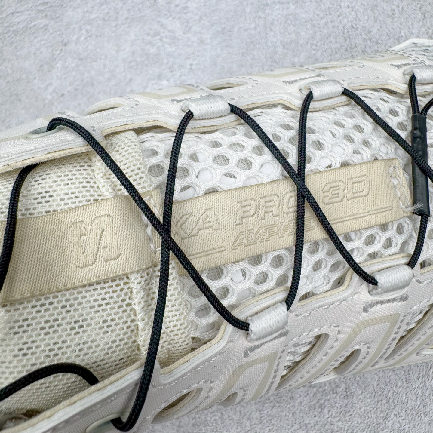 图片[16]-＃HP纯原 SALOMON XA Pro 3D AMPHIB 萨洛蒙潮流越野机能户外功能鞋 虎扑平台特供订单 耗时半年巨作 全套原纸板楦头开发 原厂特供网布配套加持 确保原汁原味 完美呈现版型 原档数据独家私模五层组合大底 男女鞋同步官方开发至46.5 原装Ortholite轻量化鞋垫 中底布带钢印编号 原厂TPU锁扣 进口港宝加持 后跟自然饱满 还原公司包裹性 鞋面采用SENSIFT贴合技术 全方位贴合包裹脚型 鞋跟部鞋底牵引设计 提供强大的抓地性能 更适应野外崎岖不平的道路 其3D ADVANCED CHASSIS底盘 材料轻量大化 钉齿设计更具稳定性 防护性 鞋底易磨损区运用CONTAGRIP高耐磨材料 应对城市硬质路面长距离跑考验 尺码：36 36.5 37.5 38 38.5 39 40 40.5 41 42 42.5 43 44 44.5 45 46 46.5-选品中心