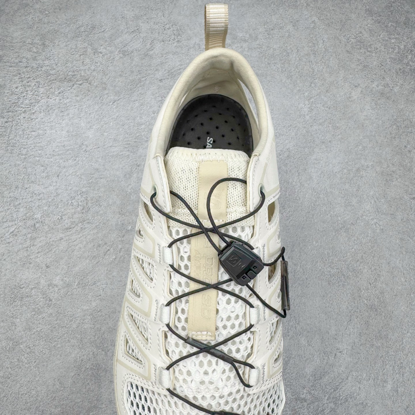 图片[5]-＃HP纯原 SALOMON XA Pro 3D AMPHIB 萨洛蒙潮流越野机能户外功能鞋 虎扑平台特供订单 耗时半年巨作 全套原纸板楦头开发 原厂特供网布配套加持 确保原汁原味 完美呈现版型 原档数据独家私模五层组合大底 男女鞋同步官方开发至46.5 原装Ortholite轻量化鞋垫 中底布带钢印编号 原厂TPU锁扣 进口港宝加持 后跟自然饱满 还原公司包裹性 鞋面采用SENSIFT贴合技术 全方位贴合包裹脚型 鞋跟部鞋底牵引设计 提供强大的抓地性能 更适应野外崎岖不平的道路 其3D ADVANCED CHASSIS底盘 材料轻量大化 钉齿设计更具稳定性 防护性 鞋底易磨损区运用CONTAGRIP高耐磨材料 应对城市硬质路面长距离跑考验 尺码：36 36.5 37.5 38 38.5 39 40 40.5 41 42 42.5 43 44 44.5 45 46 46.5-选品中心