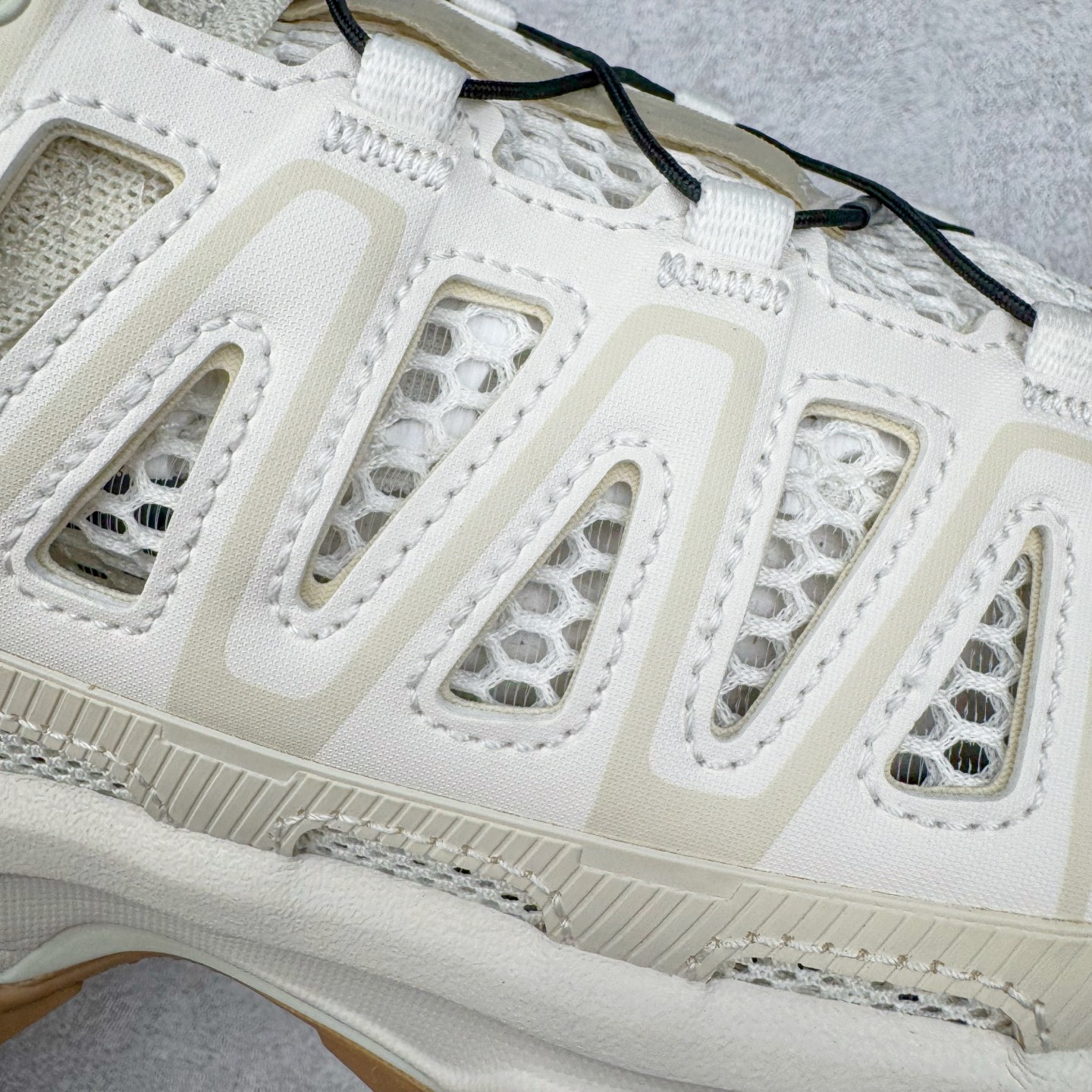 图片[21]-＃HP纯原 SALOMON XA Pro 3D AMPHIB 萨洛蒙潮流越野机能户外功能鞋 虎扑平台特供订单 耗时半年巨作 全套原纸板楦头开发 原厂特供网布配套加持 确保原汁原味 完美呈现版型 原档数据独家私模五层组合大底 男女鞋同步官方开发至46.5 原装Ortholite轻量化鞋垫 中底布带钢印编号 原厂TPU锁扣 进口港宝加持 后跟自然饱满 还原公司包裹性 鞋面采用SENSIFT贴合技术 全方位贴合包裹脚型 鞋跟部鞋底牵引设计 提供强大的抓地性能 更适应野外崎岖不平的道路 其3D ADVANCED CHASSIS底盘 材料轻量大化 钉齿设计更具稳定性 防护性 鞋底易磨损区运用CONTAGRIP高耐磨材料 应对城市硬质路面长距离跑考验 尺码：36 36.5 37.5 38 38.5 39 40 40.5 41 42 42.5 43 44 44.5 45 46 46.5-选品中心