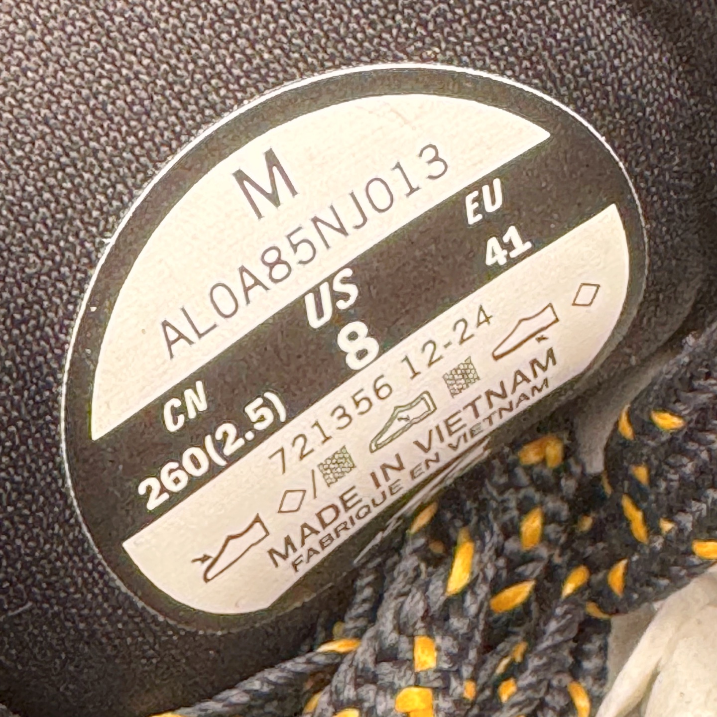 图片[11]-＃纯原 Altra OLYMPUS 6 奥创奥林匹斯六代舒适百搭防滑耐磨低帮户外跑步鞋 2009年，长跑精英运动员Golden Harper在美国犹他州创立了“Altra Footwear”，跑鞋特点是采用舒适的FootShape™M（很适鞋楦）设计和独特的BalancedCushioning™（平衡缓冲）技术，帮助遭受伤病困扰的跑者回归跑步，从而迅速积累起良好的口碑。2011年品牌迅速发展，屡获大奖。2015年开始不仅占据全美跑鞋前十，足迹更是遍布全球。2016年Altra正式进入中国市场，凭借独特的品牌风格以及出色的性能表现，三年来获得越来越多普通跑者的喜爱。销售业绩增长迅速，成为中国越野跑市场占有量前三的跑鞋品牌。实拍调校N版已经零色差零失真 百分百还原实物色彩所见即所得 不存在货不对板色差等低级问题 选购参考实物拍摄 不混卖不参货 只用心做好货严格选品 承诺混一赔十 尺码：39 40 40.5 41 42 42.5 43 44 44.5 45-选品中心