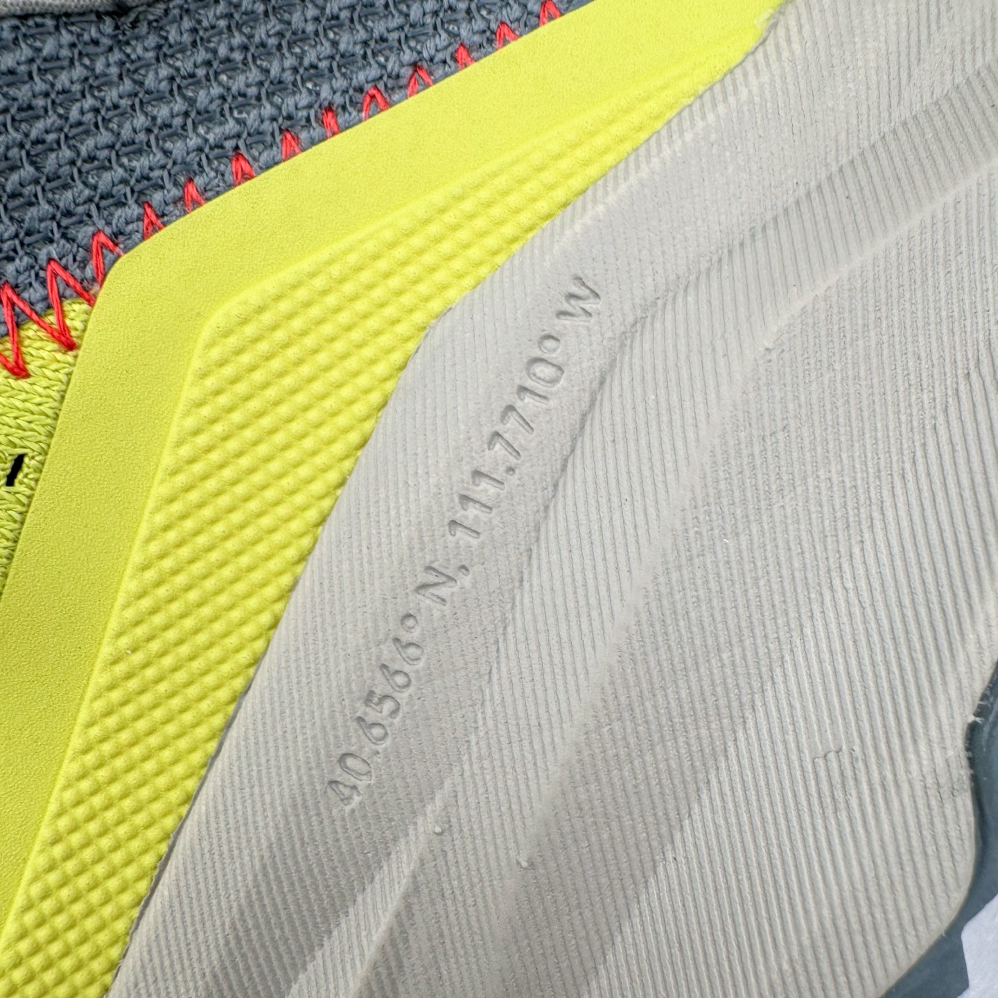 图片[14]-＃纯原 Altra OLYMPUS 6 奥创奥林匹斯六代舒适百搭防滑耐磨低帮户外跑步鞋 2009年，长跑精英运动员Golden Harper在美国犹他州创立了“Altra Footwear”，跑鞋特点是采用舒适的FootShape™M（很适鞋楦）设计和独特的BalancedCushioning™（平衡缓冲）技术，帮助遭受伤病困扰的跑者回归跑步，从而迅速积累起良好的口碑。2011年品牌迅速发展，屡获大奖。2015年开始不仅占据全美跑鞋前十，足迹更是遍布全球。2016年Altra正式进入中国市场，凭借独特的品牌风格以及出色的性能表现，三年来获得越来越多普通跑者的喜爱。销售业绩增长迅速，成为中国越野跑市场占有量前三的跑鞋品牌。实拍调校N版已经零色差零失真 百分百还原实物色彩所见即所得 不存在货不对板色差等低级问题 选购参考实物拍摄 不混卖不参货 只用心做好货严格选品 承诺混一赔十 尺码：39 40 40.5 41 42 42.5 43 44 44.5 45-选品中心