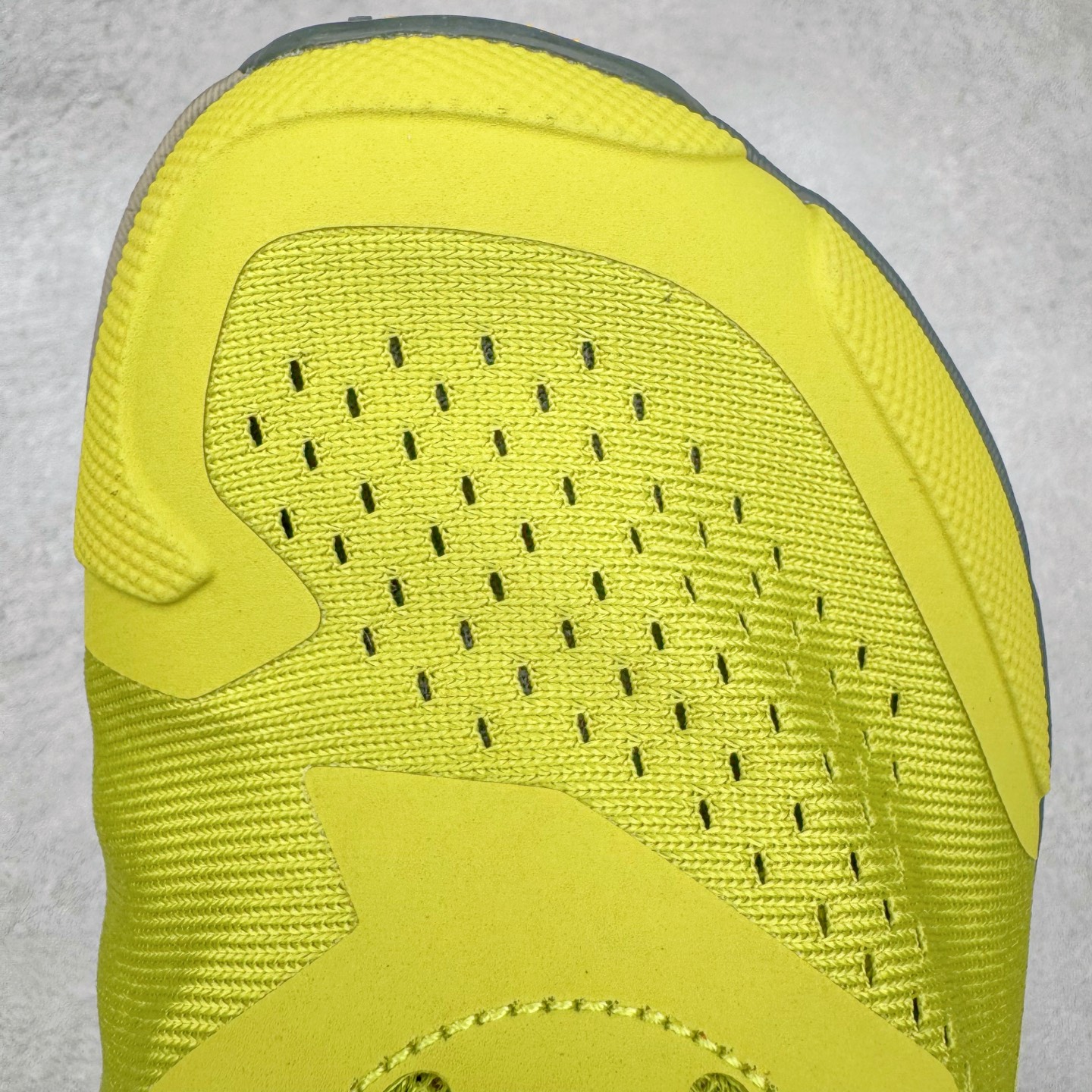 图片[17]-＃纯原 Altra OLYMPUS 6 奥创奥林匹斯六代舒适百搭防滑耐磨低帮户外跑步鞋 2009年，长跑精英运动员Golden Harper在美国犹他州创立了“Altra Footwear”，跑鞋特点是采用舒适的FootShape™M（很适鞋楦）设计和独特的BalancedCushioning™（平衡缓冲）技术，帮助遭受伤病困扰的跑者回归跑步，从而迅速积累起良好的口碑。2011年品牌迅速发展，屡获大奖。2015年开始不仅占据全美跑鞋前十，足迹更是遍布全球。2016年Altra正式进入中国市场，凭借独特的品牌风格以及出色的性能表现，三年来获得越来越多普通跑者的喜爱。销售业绩增长迅速，成为中国越野跑市场占有量前三的跑鞋品牌。实拍调校N版已经零色差零失真 百分百还原实物色彩所见即所得 不存在货不对板色差等低级问题 选购参考实物拍摄 不混卖不参货 只用心做好货严格选品 承诺混一赔十 尺码：39 40 40.5 41 42 42.5 43 44 44.5 45-选品中心