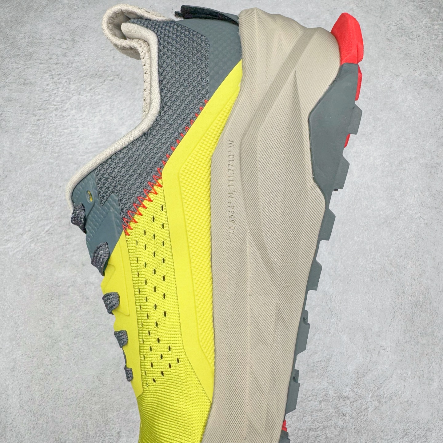 图片[7]-＃纯原 Altra OLYMPUS 6 奥创奥林匹斯六代舒适百搭防滑耐磨低帮户外跑步鞋 2009年，长跑精英运动员Golden Harper在美国犹他州创立了“Altra Footwear”，跑鞋特点是采用舒适的FootShape™M（很适鞋楦）设计和独特的BalancedCushioning™（平衡缓冲）技术，帮助遭受伤病困扰的跑者回归跑步，从而迅速积累起良好的口碑。2011年品牌迅速发展，屡获大奖。2015年开始不仅占据全美跑鞋前十，足迹更是遍布全球。2016年Altra正式进入中国市场，凭借独特的品牌风格以及出色的性能表现，三年来获得越来越多普通跑者的喜爱。销售业绩增长迅速，成为中国越野跑市场占有量前三的跑鞋品牌。实拍调校N版已经零色差零失真 百分百还原实物色彩所见即所得 不存在货不对板色差等低级问题 选购参考实物拍摄 不混卖不参货 只用心做好货严格选品 承诺混一赔十 尺码：39 40 40.5 41 42 42.5 43 44 44.5 45-选品中心