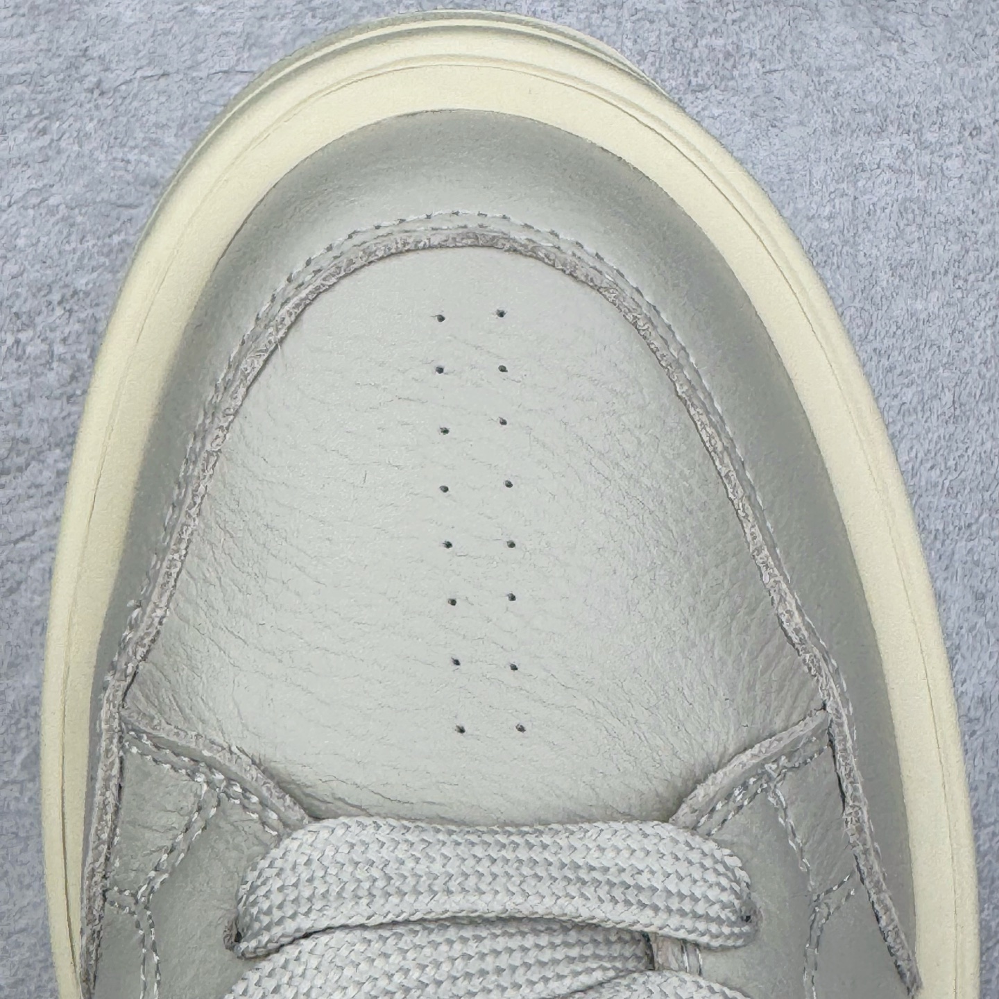 图片[14]-＃DG纯原 Rick Owens FogachineGeobasket 瑞克·欧文斯高帮皮面时尚运动板鞋 二级市场已经7K以上 平台客户随意卖四位数 RO广东原厂出品 纯原天花板 原版一比一复刻 冲正绝不翻车 还原度达到百分之98以上 原楦开发纸版版型 ZP拆解原版1：1复模裁片纸版 力求做到0错位 这样才能达到和zp一致的鞋型味道 采用进口cnc数控机床开发对版独家tpu奶香大底 区别于市场所有版本 zp同源全头层粒面小牛皮 达到和zp一致手感 原厂进口细纹布 万邦订购原厂高弹粉红色海绵 内里搭配软质细腻羊皮 TPU高密度大底 软硬度透光度高已经测试和原版一致 尺码：36 37 38 39 40 41 42 43 44 45 46-选品中心