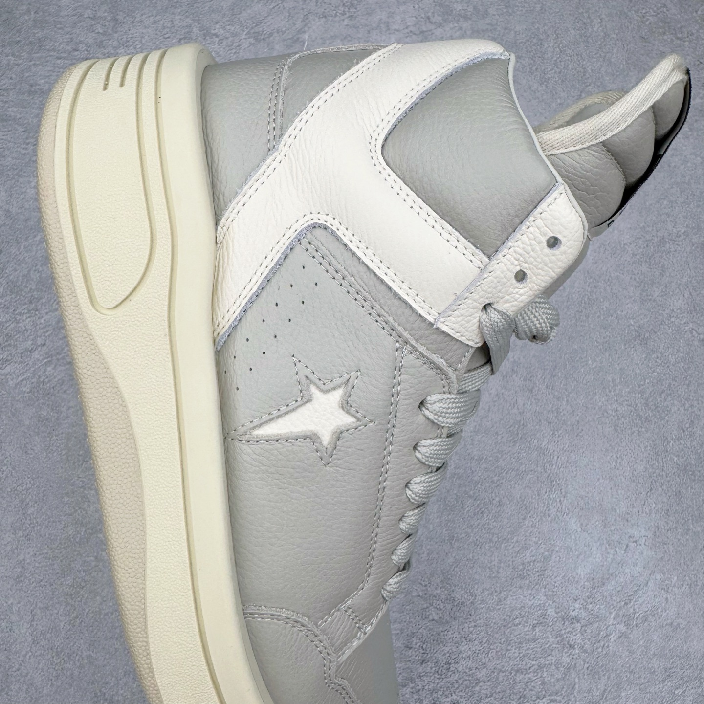 图片[6]-＃DG纯原 Rick Owens FogachineGeobasket 瑞克·欧文斯高帮皮面时尚运动板鞋 二级市场已经7K以上 平台客户随意卖四位数 RO广东原厂出品 纯原天花板 原版一比一复刻 冲正绝不翻车 还原度达到百分之98以上 原楦开发纸版版型 ZP拆解原版1：1复模裁片纸版 力求做到0错位 这样才能达到和zp一致的鞋型味道 采用进口cnc数控机床开发对版独家tpu奶香大底 区别于市场所有版本 zp同源全头层粒面小牛皮 达到和zp一致手感 原厂进口细纹布 万邦订购原厂高弹粉红色海绵 内里搭配软质细腻羊皮 TPU高密度大底 软硬度透光度高已经测试和原版一致 尺码：36 37 38 39 40 41 42 43 44 45 46-选品中心