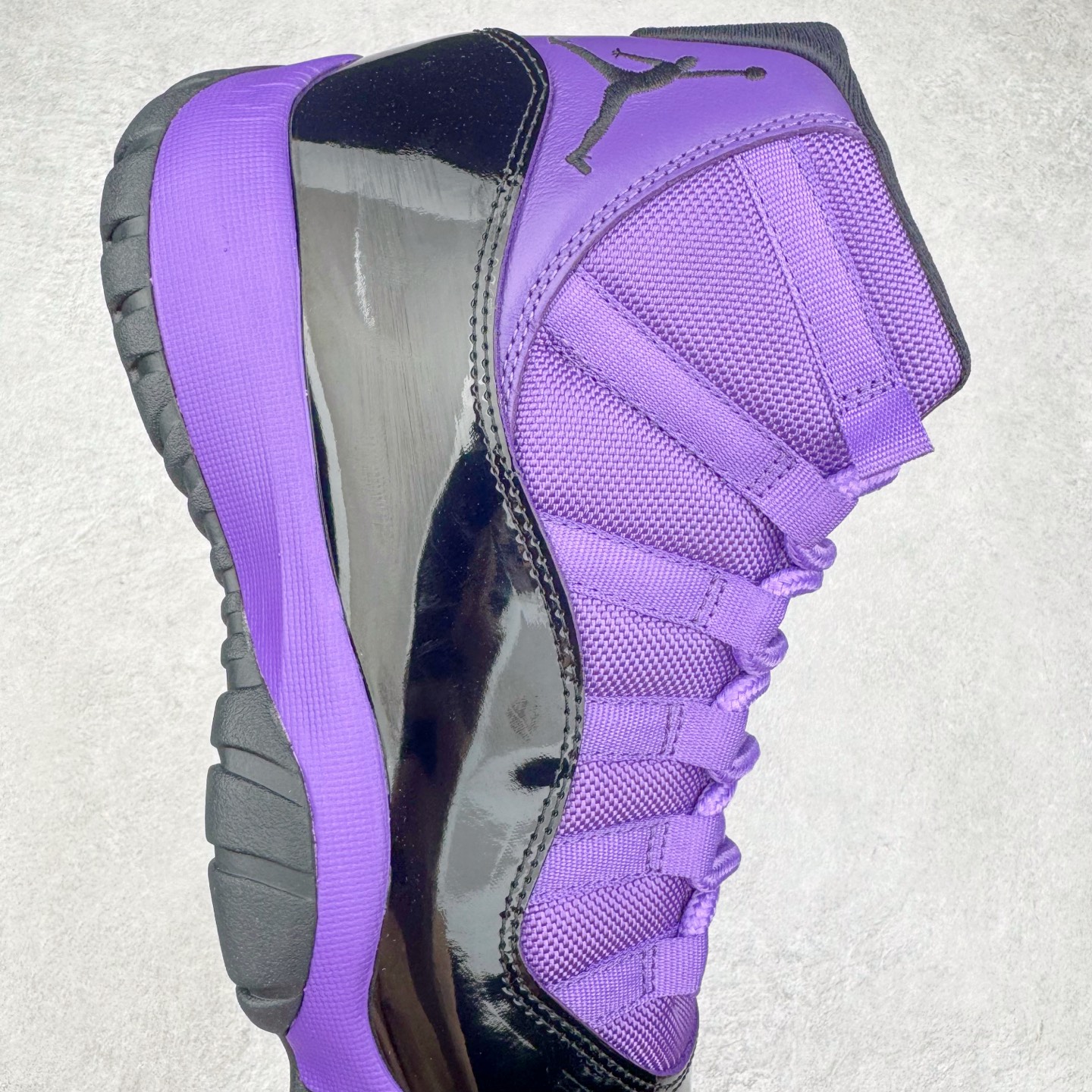 图片[6]-＃NC版 Air Jordan AJ11 Retro 黑紫 CT8012-500 原楦原档案数据开模打造 原厂中底拉帮钢印 原厂漆皮 防冻不开裂 头层皮料 原装鞋撑 水晶大底正确色度色泽 原楦原数据刺绣 原厂车缝走线及对位 毫厘不差 飞人logo采用原数据电脑刺绣 原装正品碳纤维真实碳板 增强抗扭 原内标 原盒标 正确官方原盒 原厂防氧化水晶外底 原厂配套厂全掌solo气垫 尺码：40 40.5 41 42 42.5 43 44 44.5 45 46 47.5-选品中心
