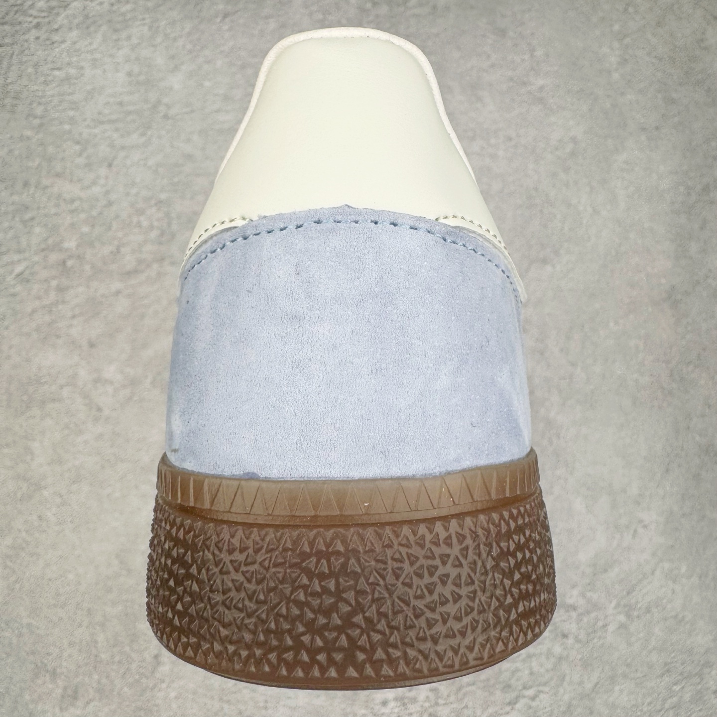 图片[8]-＃C版纯原 AD Originals Handball SPZL 手球运动员系列百搭休闲运动板鞋 KI5933 这款来自阿迪达斯的这款HANDBALL SPZL前身是一双手球运动鞋，这一次拿来复刻，所以鞋面的主要色彩选用了黑色， 鞋面外侧除了Spezial字母之外还有三叶草标志。Handball SPZL作为复古手球训练鞋与作为室内足球鞋的Samba有着异曲同工之处，但是质感更为出众的鞋身以及丰富的配色选择比起Samba来讲可以说是更胜一筹了！尺码：36 36⅔ 37⅓ 38 38⅔ 39⅓ 40 40⅔ 41⅓ 42 42⅔ 43⅓ 44 45-选品中心