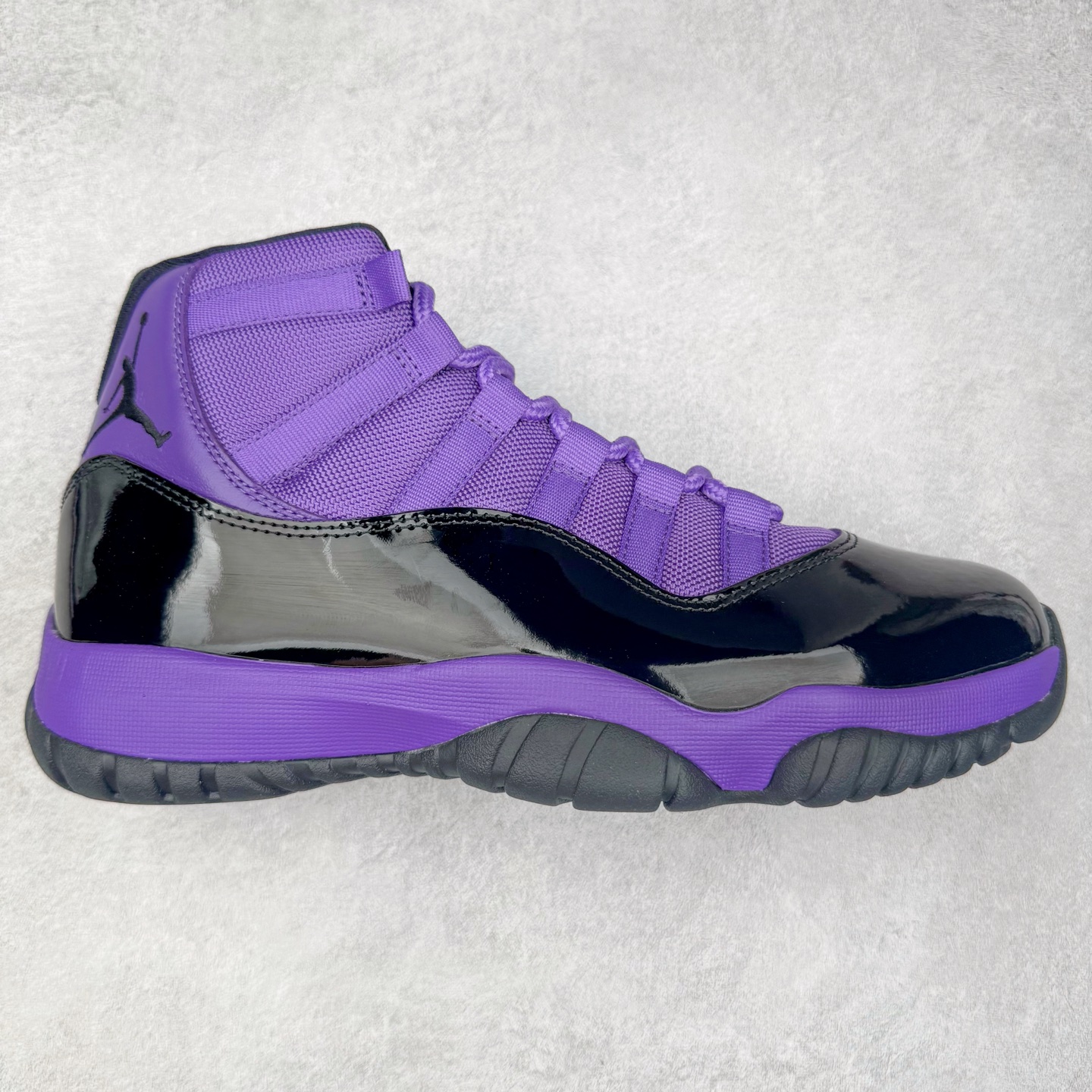 ＃NC版 Air Jordan AJ11 Retro 黑紫 CT8012-500 原楦原档案数据开模打造 原厂中底拉帮钢印 原厂漆皮 防冻不开裂 头层皮料 原装鞋撑 水晶大底正确色度色泽 原楦原数据刺绣 原厂车缝走线及对位 毫厘不差 飞人logo采用原数据电脑刺绣 原装正品碳纤维真实碳板 增强抗扭 原内标 原盒标 正确官方原盒 原厂防氧化水晶外底 原厂配套厂全掌solo气垫 尺码：40 40.5 41 42 42.5 43 44 44.5 45 46 47.5-选品中心
