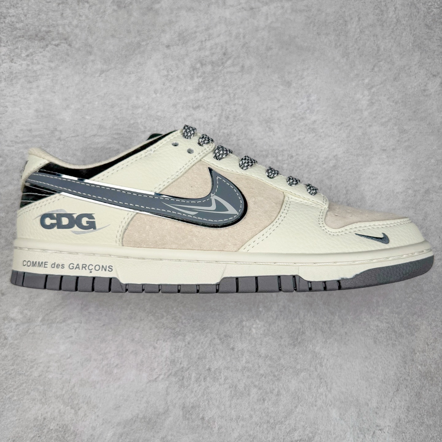 NK Dunk Low 定制配色 DJ2024-134 大厂出品 极力推荐 原装头层材料 独家版型蒸餾加工帶來的是更好的视觉和脚感体验大厂纯原品质出货 清洁度 电绣工艺 皮料切割干净无任何毛边 细节完美 实拍调校N版已经零色差零失真 百分百还原实物色彩所见即所得 不存在货不对板色差等低级问题 选购参考实物拍摄 不混卖不参货 只用心做好货严格选品 承诺混一赔十 尺码：36 36.5 37.5 38 38.5 39 40 40.5 41 42 42.5 43 44 44.5 45-选品中心