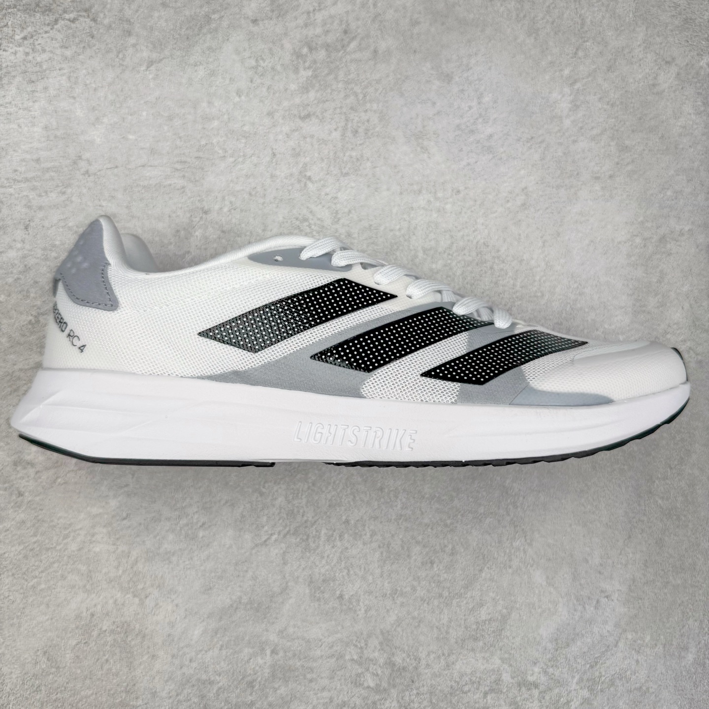 AD Duramo RC 4 M 轻量跑鞋公司级清风系列 复古网面透气跑步鞋 缓震透气 落地轻快高度回弹的脚感 落地稳定性出色 简约时尚的设计和配色 柔软舒适防滑耐磨 尺码:36 36.5 37.5 38 38.5 39 40 40.5 41 42 42.5 43 44 45 46-选品中心