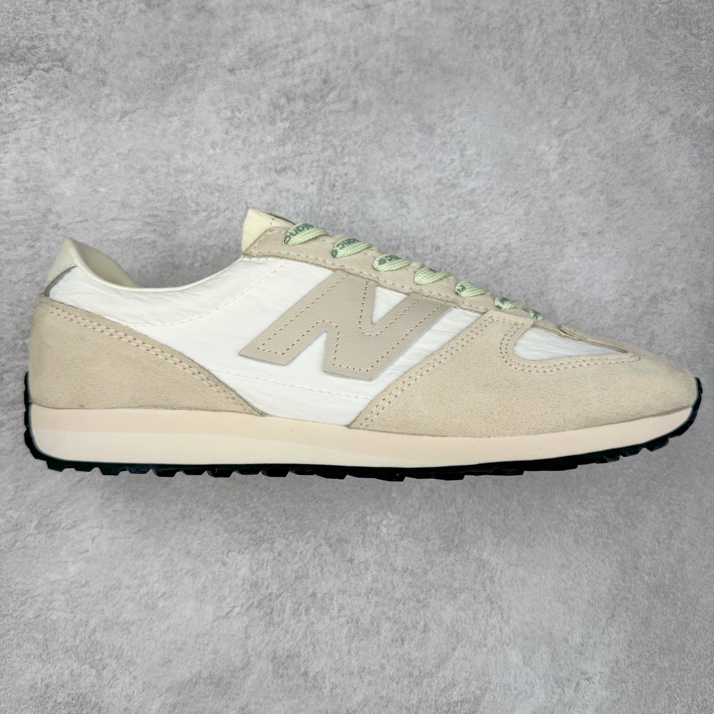 ＃M纯原 New Balance U471AJ NB新百伦织物牛剖层革春夏薄底鞋防滑耐磨平衡轻便低帮生活休闲鞋 原档数据独立私模大底 唯一正确三层组合大底 特高弹切片加持 百分百还原原鞋脚感 NB市场最强产物 防伪原标全套原楦原纸板原厂数据开发 全鞋电脑针车加持 原厂网布 原装进口头层翻毛皮料正确绒感卡色 正确中底拉帮中底网布细节 匠心打造 耗时两个月开发完成 工艺极其复杂难度可想而知 高端零售专供产物 尺码：36 37 37.5 38 38.5 39.5 40 40.5 41.5 42 42.5 43 44 44.5 45 45.5 46.5 47-选品中心