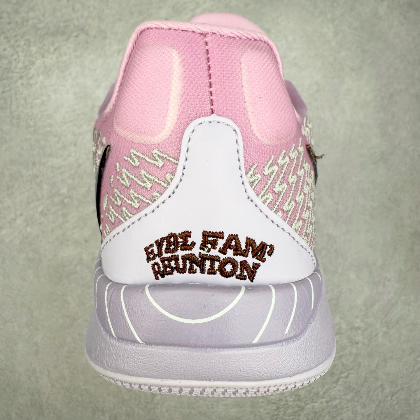 图片[8]-NK Sabrina 2 \’lonic\’ 萨布丽娜二代签名减震防滑低帮篮球鞋 FQ2174 灵感来自 lonescu 的罗马尼亚传统 在前掌和鞋眼处采用特殊图案 向传统的罗马尼亚艺术和建筑致敬 它配备了全掌 NK React 缓震系统 并在前脚掌处配备了 Zoom Air 气垫 大胆的任何人任何地方 信息嵌入中底 象征着 lonescu的竞争精神以及她相信梦想家可以来自任何地方 该鞋还包括带锁定中足束带系统 以帮助固定脚部 Sabrina 1 的这款产品采用光子粉尘、无烟煤色、紫红色梦幻、浅烟灰色和浅骨色配色方案 尺码：36 36.5 37.5 38 38.5 39 40 40.5 41 42 42.5 43 44 44.5 45 46-选品中心