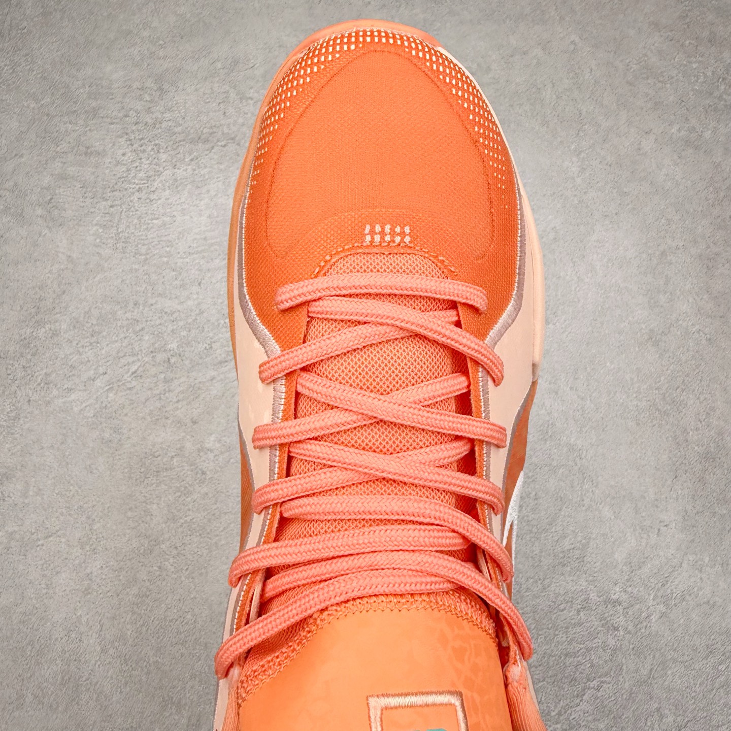 图片[4]-NK Sabrina 2 \’lonic\’ 萨布丽娜二代签名减震防滑低帮篮球鞋 FQ2174 灵感来自 lonescu 的罗马尼亚传统 在前掌和鞋眼处采用特殊图案 向传统的罗马尼亚艺术和建筑致敬 它配备了全掌 NK React 缓震系统 并在前脚掌处配备了 Zoom Air 气垫 大胆的任何人任何地方 信息嵌入中底 象征着 lonescu的竞争精神以及她相信梦想家可以来自任何地方 该鞋还包括带锁定中足束带系统 以帮助固定脚部 Sabrina 1 的这款产品采用光子粉尘、无烟煤色、紫红色梦幻、浅烟灰色和浅骨色配色方案 尺码：36 36.5 37.5 38 38.5 39 40 40.5 41 42 42.5 43 44 44.5 45 46-选品中心