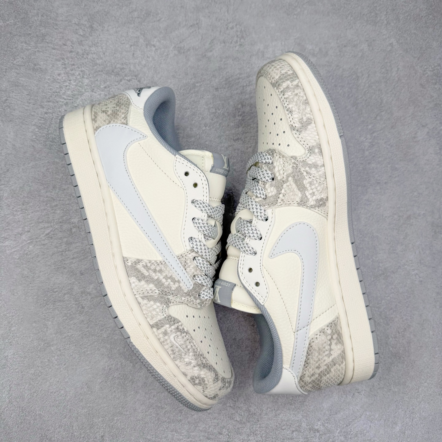 图片[3]-TS x Air Jordan AJ1 Low 倒钩低帮联名定制配色 XS7089-620 原厂内置气垫魔块 A模大底 头层小牛皮 鞋舌AJ原厂专用牛津布+AJ专用反口珍珠布+原厂无杂质高弹内里海棉+特殊封边弹力鞋带 实拍调校N版已经零色差零失真 百分百还原实物色彩所见即所得 不存在货不对板色差等低级问题 选购参考实物拍摄 不混卖不参货 只用心做好货严格选品 承诺混一赔十 尺码：36 36.5 37.5 38 38.5 39 40 40.5 41 42 42.5 43 44 44.5 45-选品中心