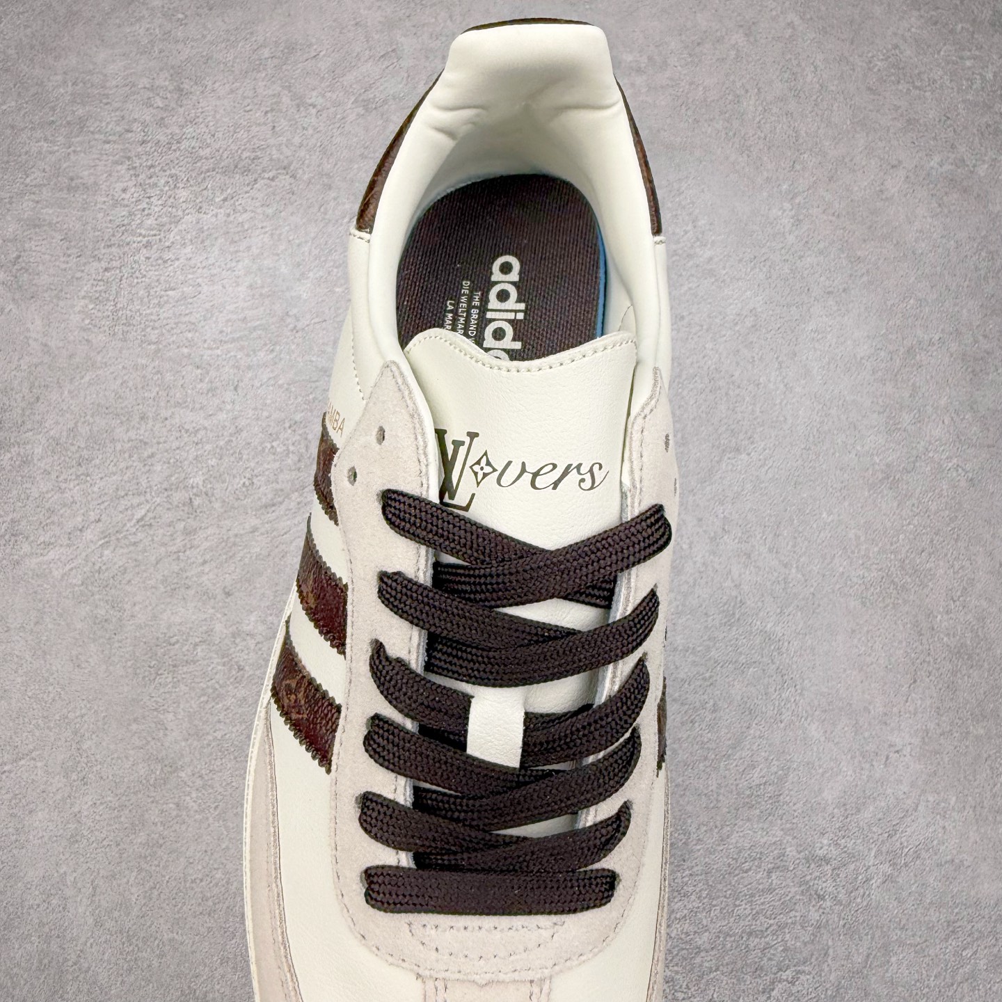 图片[5]-＃C2 AD Original Samba OG 复古经典轻便板鞋 定制配色 GJ7803 这款桑巴鞋展示了高质量的工艺 带有装饰的超锁缝制和无缝的手感 柔软、柔软的皮革造型和标志性的3条纹完成了精致的外观 正规合身鞋带 鞋面上有绒面鞋垫 橡胶鞋底 享受正畸套筒软感 自50年代首次亮相以来就一直在赢得粉丝的青睐 尺码：36 36.5 37.5 38 38.5 39 40 40.5 41 42 42.5 43 44 44.5 45-选品中心