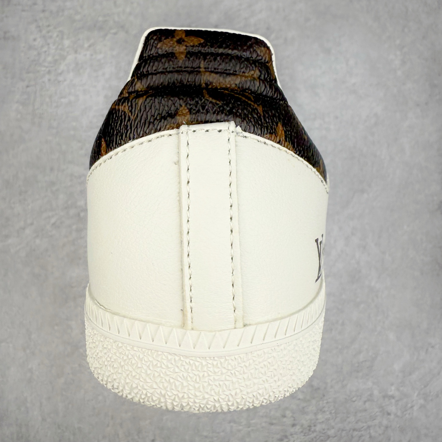 图片[8]-＃C2 AD Original Samba OG 复古经典轻便板鞋 定制配色 GJ7803 这款桑巴鞋展示了高质量的工艺 带有装饰的超锁缝制和无缝的手感 柔软、柔软的皮革造型和标志性的3条纹完成了精致的外观 正规合身鞋带 鞋面上有绒面鞋垫 橡胶鞋底 享受正畸套筒软感 自50年代首次亮相以来就一直在赢得粉丝的青睐 尺码：36 36.5 37.5 38 38.5 39 40 40.5 41 42 42.5 43 44 44.5 45-选品中心