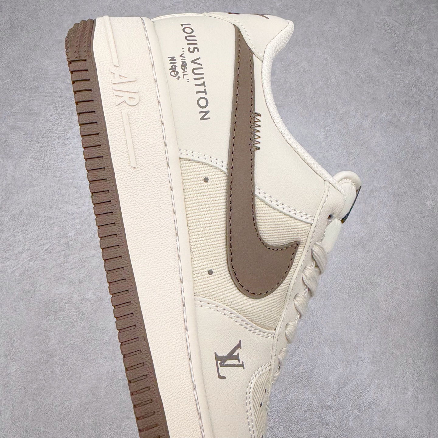 图片[6]-NK Air Force 1´07 Low 空军一号低帮百搭休闲运动板鞋 QW5836-004 柔软、弹性十足的缓震性能和出色的中底设计 横跨复古与现代的外型结合 造就出风靡全球 三十多年的Force 1 直到今天还深受青睐 实拍调校N版已经零色差零失真 百分百还原实物色彩所见即所得 不存在货不对板色差等低级问题 选购参考实物拍摄 不混卖不参货 只用心做好货严格选品 承诺混一赔十 尺码：36 36.5 37.5 38 38.5 39 40 40.5 41 42 42.5 43 44 44.5 45-选品中心