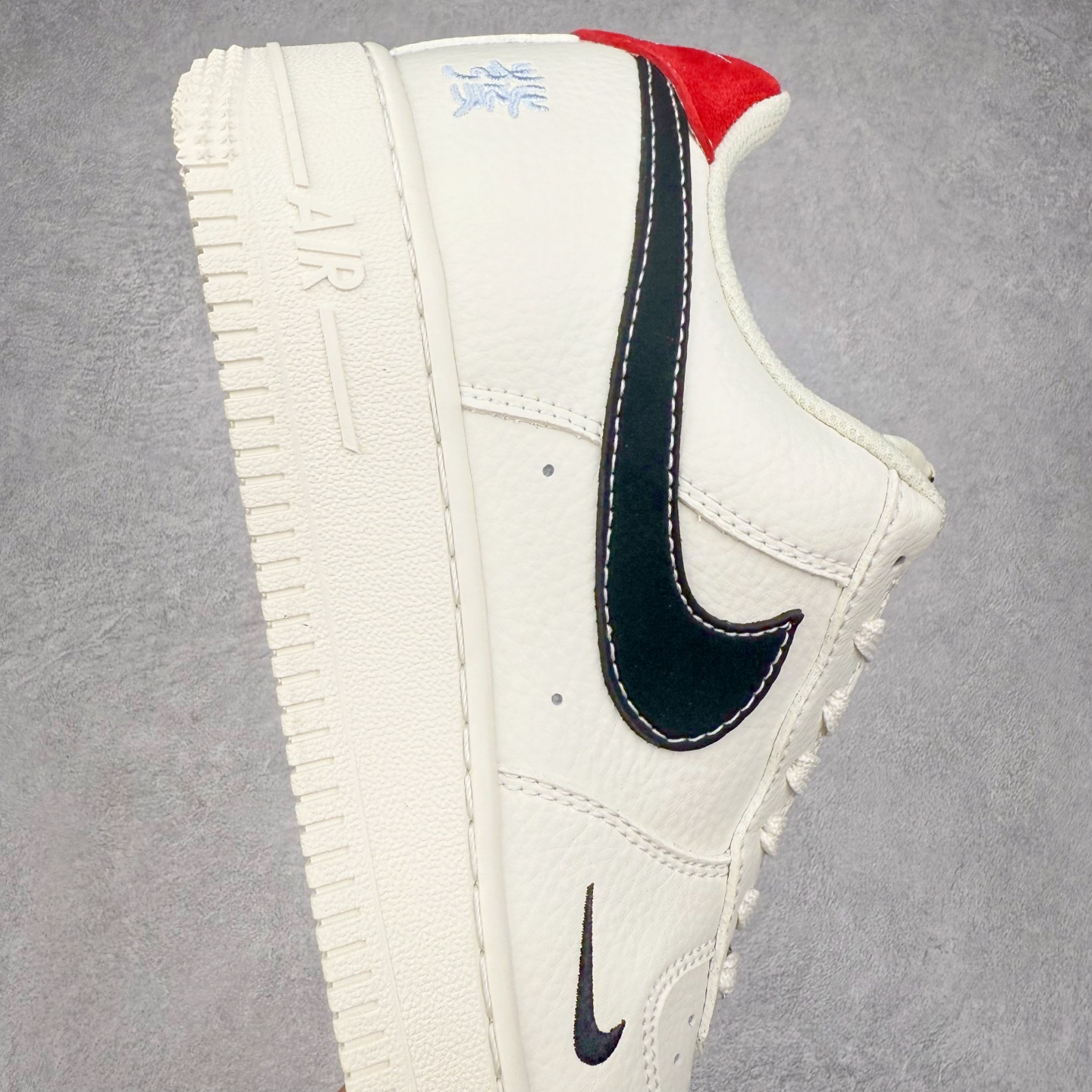 图片[6]-NK Air Force 1´07 Low 空军一号低帮百搭休闲运动板鞋 CS5288-025 柔软、弹性十足的缓震性能和出色的中底设计 横跨复古与现代的外型结合 造就出风靡全球 三十多年的Force 1 直到今天还深受青睐 实拍调校N版已经零色差零失真 百分百还原实物色彩所见即所得 不存在货不对板色差等低级问题 选购参考实物拍摄 不混卖不参货 只用心做好货严格选品 承诺混一赔十 尺码：36 36.5 37.5 38 38.5 39 40 40.5 41 42 42.5 43 44 44.5 45-选品中心