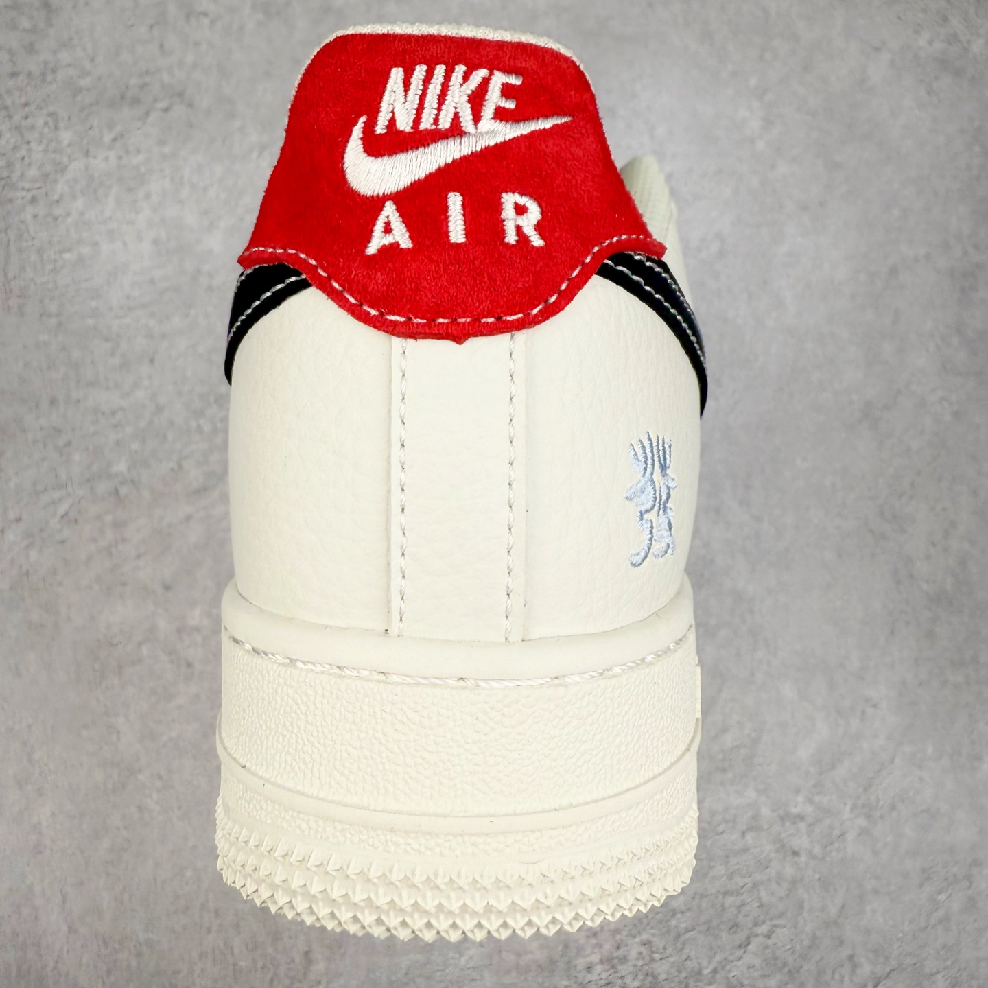 图片[8]-NK Air Force 1´07 Low 空军一号低帮百搭休闲运动板鞋 CS5288-025 柔软、弹性十足的缓震性能和出色的中底设计 横跨复古与现代的外型结合 造就出风靡全球 三十多年的Force 1 直到今天还深受青睐 实拍调校N版已经零色差零失真 百分百还原实物色彩所见即所得 不存在货不对板色差等低级问题 选购参考实物拍摄 不混卖不参货 只用心做好货严格选品 承诺混一赔十 尺码：36 36.5 37.5 38 38.5 39 40 40.5 41 42 42.5 43 44 44.5 45-选品中心