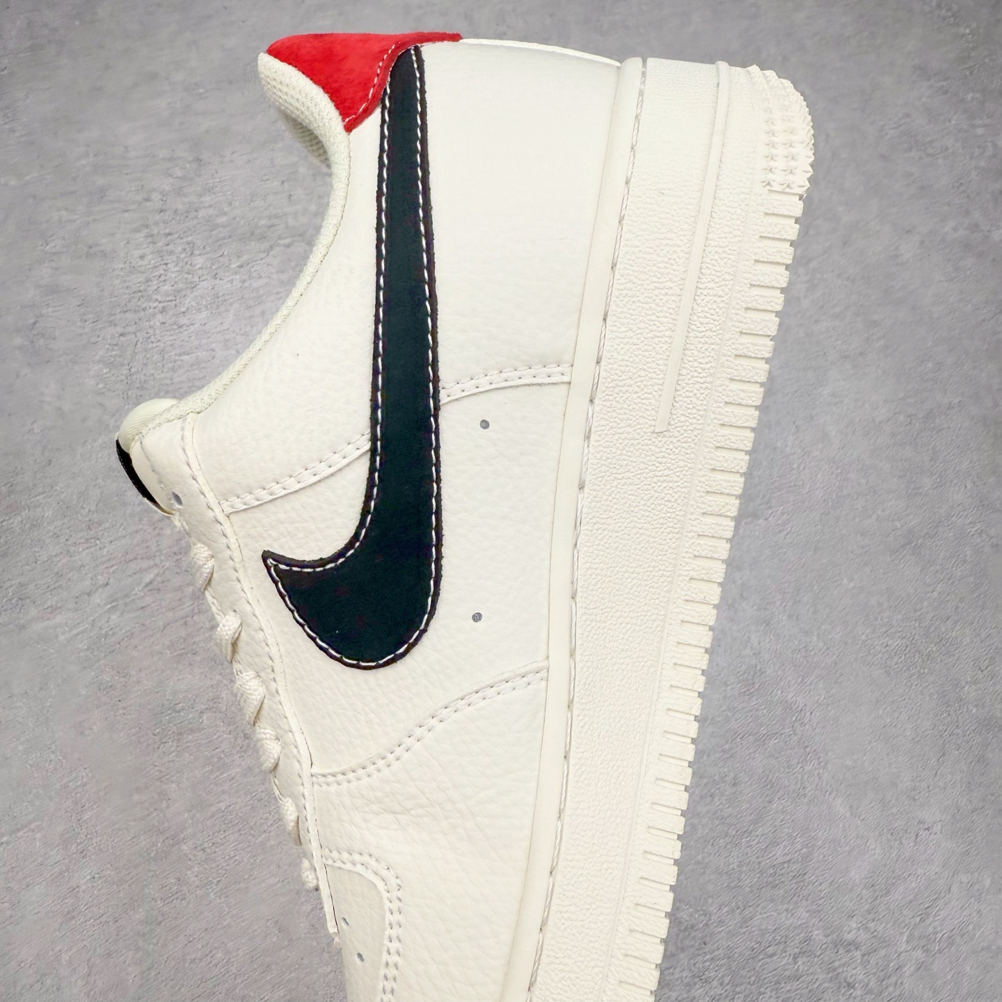 图片[7]-NK Air Force 1´07 Low 空军一号低帮百搭休闲运动板鞋 CS5288-025 柔软、弹性十足的缓震性能和出色的中底设计 横跨复古与现代的外型结合 造就出风靡全球 三十多年的Force 1 直到今天还深受青睐 实拍调校N版已经零色差零失真 百分百还原实物色彩所见即所得 不存在货不对板色差等低级问题 选购参考实物拍摄 不混卖不参货 只用心做好货严格选品 承诺混一赔十 尺码：36 36.5 37.5 38 38.5 39 40 40.5 41 42 42.5 43 44 44.5 45-选品中心