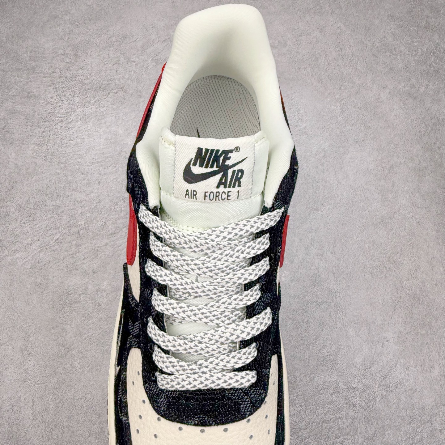 图片[5]-NK Air Force 1´07 Low 空军一号低帮百搭休闲运动板鞋 ZD1988-002 柔软、弹性十足的缓震性能和出色的中底设计 横跨复古与现代的外型结合 造就出风靡全球 三十多年的Force 1 直到今天还深受青睐 实拍调校N版已经零色差零失真 百分百还原实物色彩所见即所得 不存在货不对板色差等低级问题 选购参考实物拍摄 不混卖不参货 只用心做好货严格选品 承诺混一赔十 尺码：36 36.5 37.5 38 38.5 39 40 40.5 41 42 42.5 43 44 44.5 45-选品中心