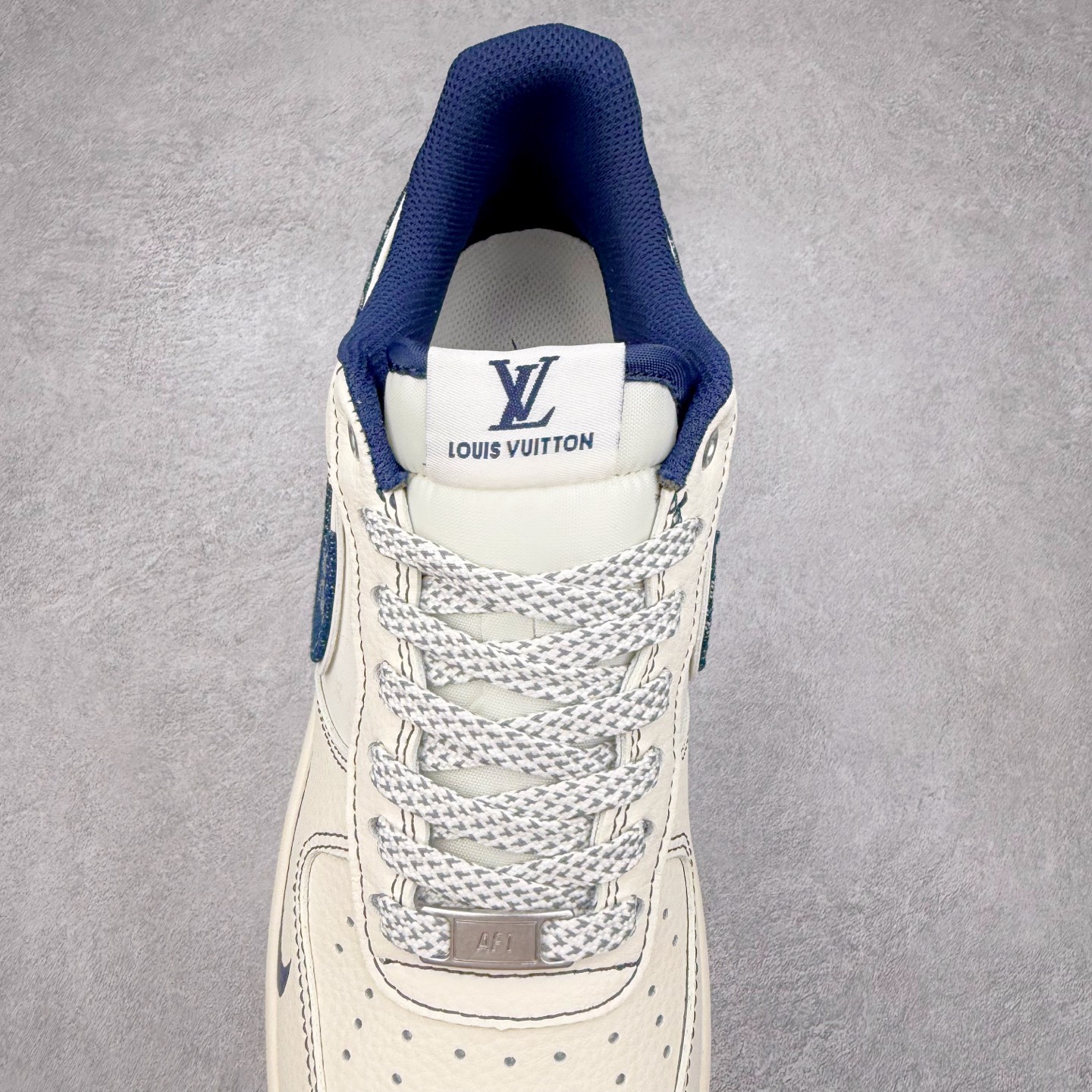 图片[5]-NK Air Force 1´07 Low 空军一号低帮百搭休闲运动板鞋 YX5066-345 柔软、弹性十足的缓震性能和出色的中底设计 横跨复古与现代的外型结合 造就出风靡全球 三十多年的Force 1 直到今天还深受青睐 实拍调校N版已经零色差零失真 百分百还原实物色彩所见即所得 不存在货不对板色差等低级问题 选购参考实物拍摄 不混卖不参货 只用心做好货严格选品 承诺混一赔十 尺码：36 36.5 37.5 38 38.5 39 40 40.5 41 42 42.5 43 44 44.5 45-选品中心