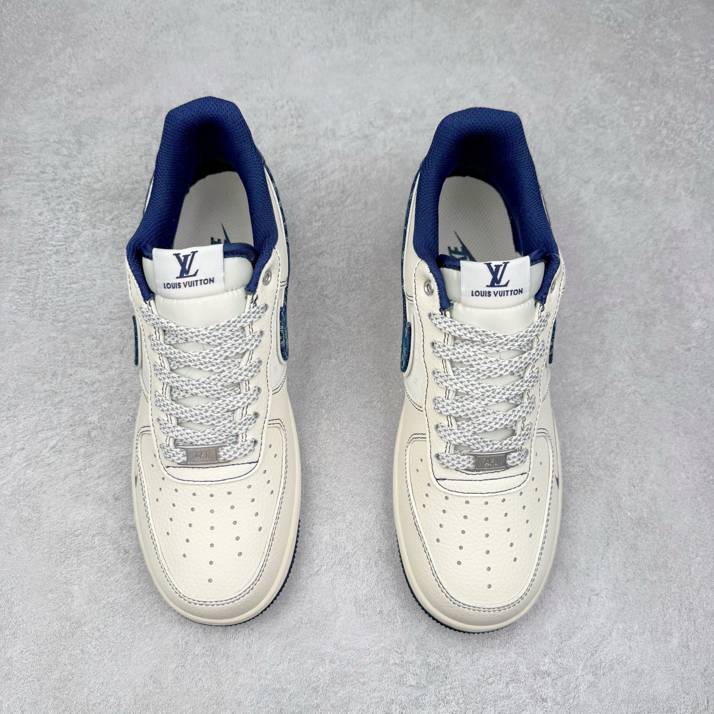 图片[2]-NK Air Force 1´07 Low 空军一号低帮百搭休闲运动板鞋 YX5066-345 柔软、弹性十足的缓震性能和出色的中底设计 横跨复古与现代的外型结合 造就出风靡全球 三十多年的Force 1 直到今天还深受青睐 实拍调校N版已经零色差零失真 百分百还原实物色彩所见即所得 不存在货不对板色差等低级问题 选购参考实物拍摄 不混卖不参货 只用心做好货严格选品 承诺混一赔十 尺码：36 36.5 37.5 38 38.5 39 40 40.5 41 42 42.5 43 44 44.5 45-选品中心