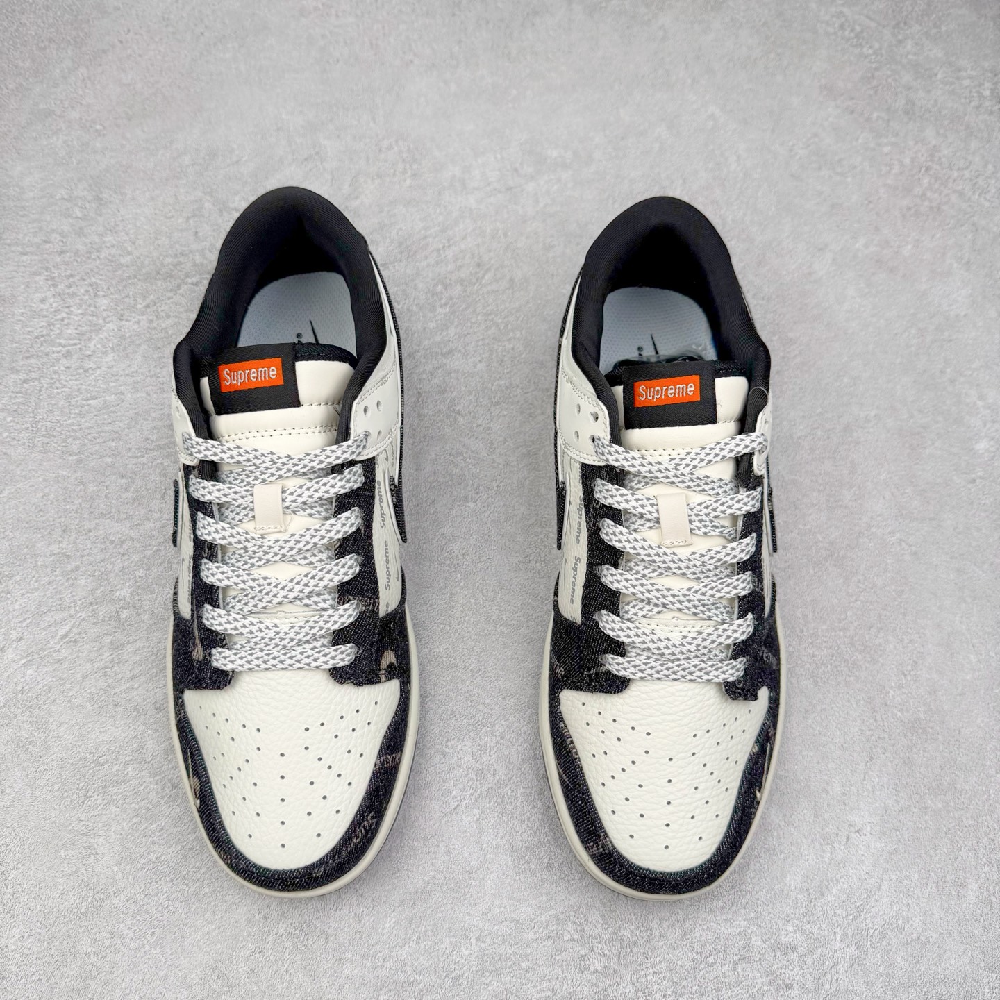 图片[2]-NK Dunk Low 定制配色 SC9207-414 大厂出品 极力推荐 原装头层材料 独家版型蒸餾加工帶來的是更好的视觉和脚感体验大厂纯原品质出货 清洁度 电绣工艺 皮料切割干净无任何毛边 细节完美 实拍调校N版已经零色差零失真 百分百还原实物色彩所见即所得 不存在货不对板色差等低级问题 选购参考实物拍摄 不混卖不参货 只用心做好货严格选品 承诺混一赔十 尺码：36 36.5 37.5 38 38.5 39 40 40.5 41 42 42.5 43 44 44.5 45-选品中心