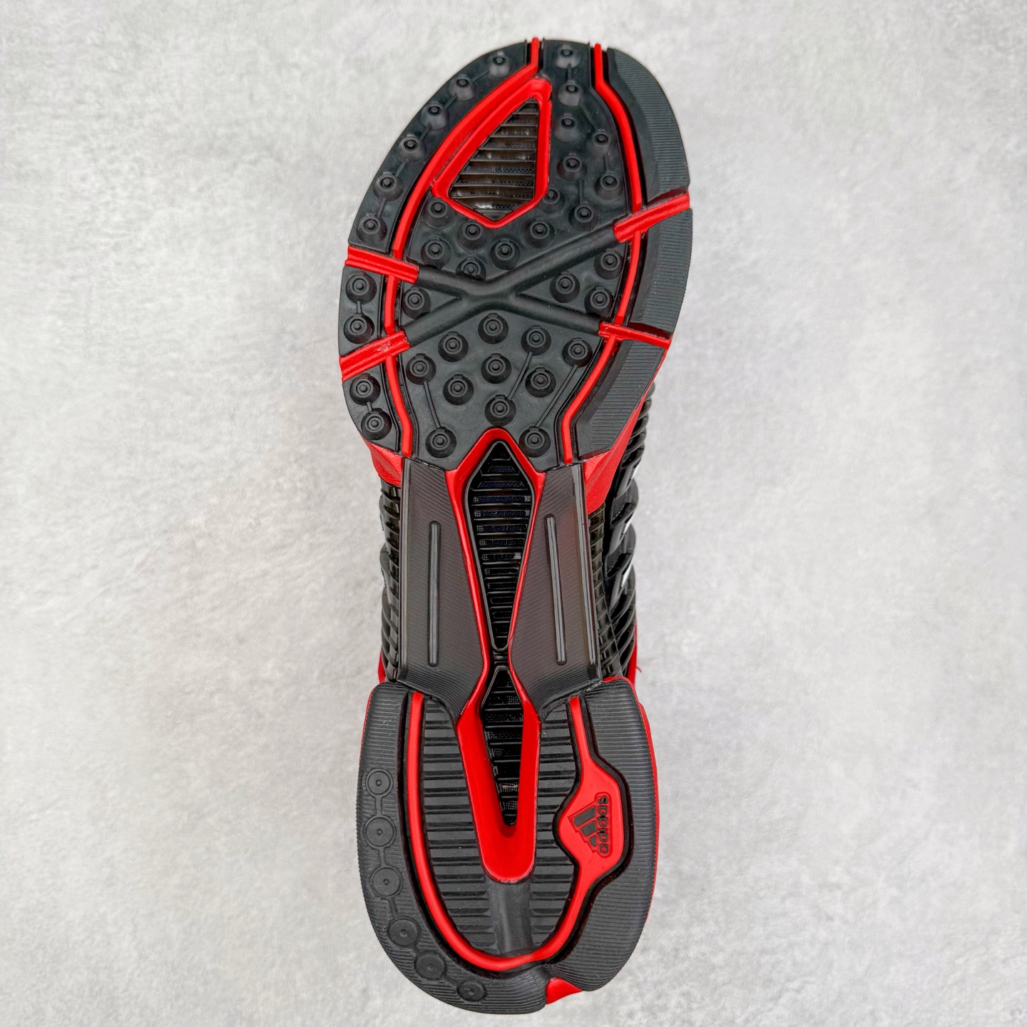 图片[9]-AD CLIMACOOL 初代清风系列透气跑步鞋 经典的鞋舌 CLIMACOOL LOGO，加上侧边三条杠处的透气格栅，都让人仿佛回到了二十二年前。实拍调校N版已经零色差零失真 百分百还原实物色彩所见即所得 不存在货不对板色差等低级问题 选购参考实物拍摄 不混卖不参货 只用心做好货严格选品 承诺混一赔十 尺码：36 36.5 37.5 38 38.5 39 40 40.5 41 42 42.5 43 44 44.5 45-选品中心