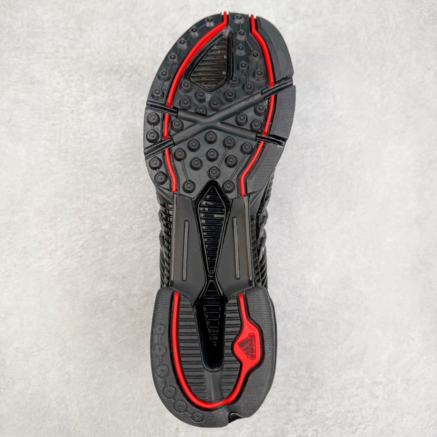 图片[9]-AD CLIMACOOL 初代清风系列透气跑步鞋 经典的鞋舌 CLIMACOOL LOGO，加上侧边三条杠处的透气格栅，都让人仿佛回到了二十二年前。实拍调校N版已经零色差零失真 百分百还原实物色彩所见即所得 不存在货不对板色差等低级问题 选购参考实物拍摄 不混卖不参货 只用心做好货严格选品 承诺混一赔十 尺码：36 36.5 37.5 38 38.5 39 40 40.5 41 42 42.5 43 44 44.5 45-选品中心