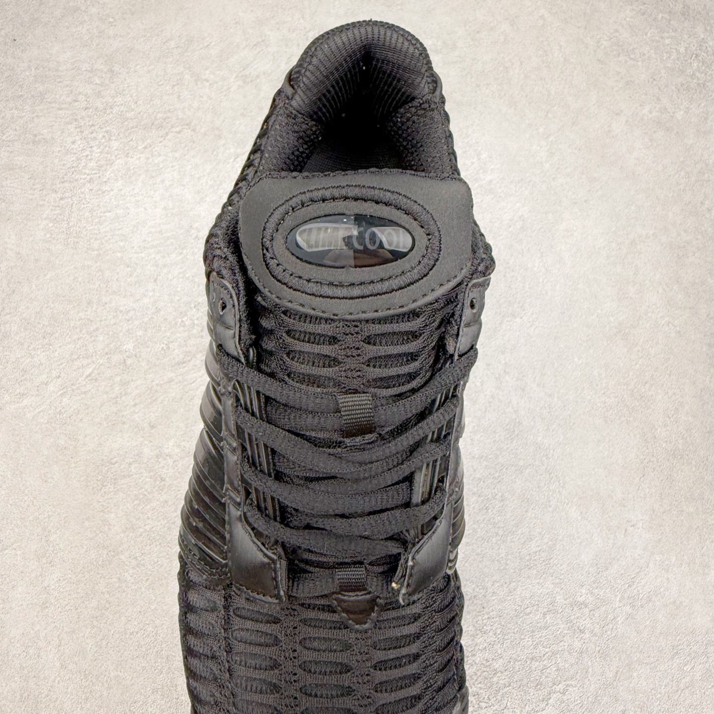 图片[5]-AD CLIMACOOL 初代清风系列透气跑步鞋 经典的鞋舌 CLIMACOOL LOGO，加上侧边三条杠处的透气格栅，都让人仿佛回到了二十二年前。实拍调校N版已经零色差零失真 百分百还原实物色彩所见即所得 不存在货不对板色差等低级问题 选购参考实物拍摄 不混卖不参货 只用心做好货严格选品 承诺混一赔十 尺码：36 36.5 37.5 38 38.5 39 40 40.5 41 42 42.5 43 44 44.5 45-选品中心