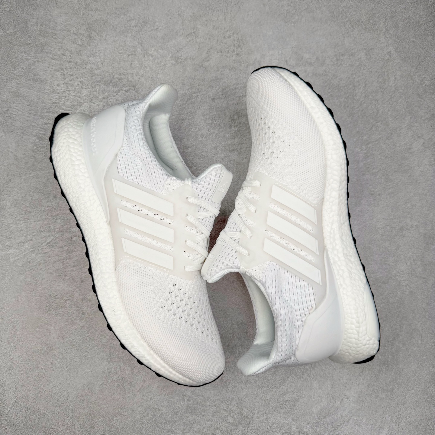 图片[3]-AD Ultra Boost UB1.0 初代系列低帮袜套式针织透气缓震休闲运动慢跑鞋 HQ4202 超强Boost缓震 搭配马牌橡胶大底 满足日常出行跑步健身需求 Primeknit鞋面材料采用羊毛沙线 舒适柔软 爆米花颗粒饱满 弹性十足 鞋底前后10mm的标准高度差 使两头上翘的弧形鞋底结构更加完美 尺码：36 36.5 37 38 38.5 39 40 40.5 41 42 42.5 43 44 44.5 45 46-选品中心