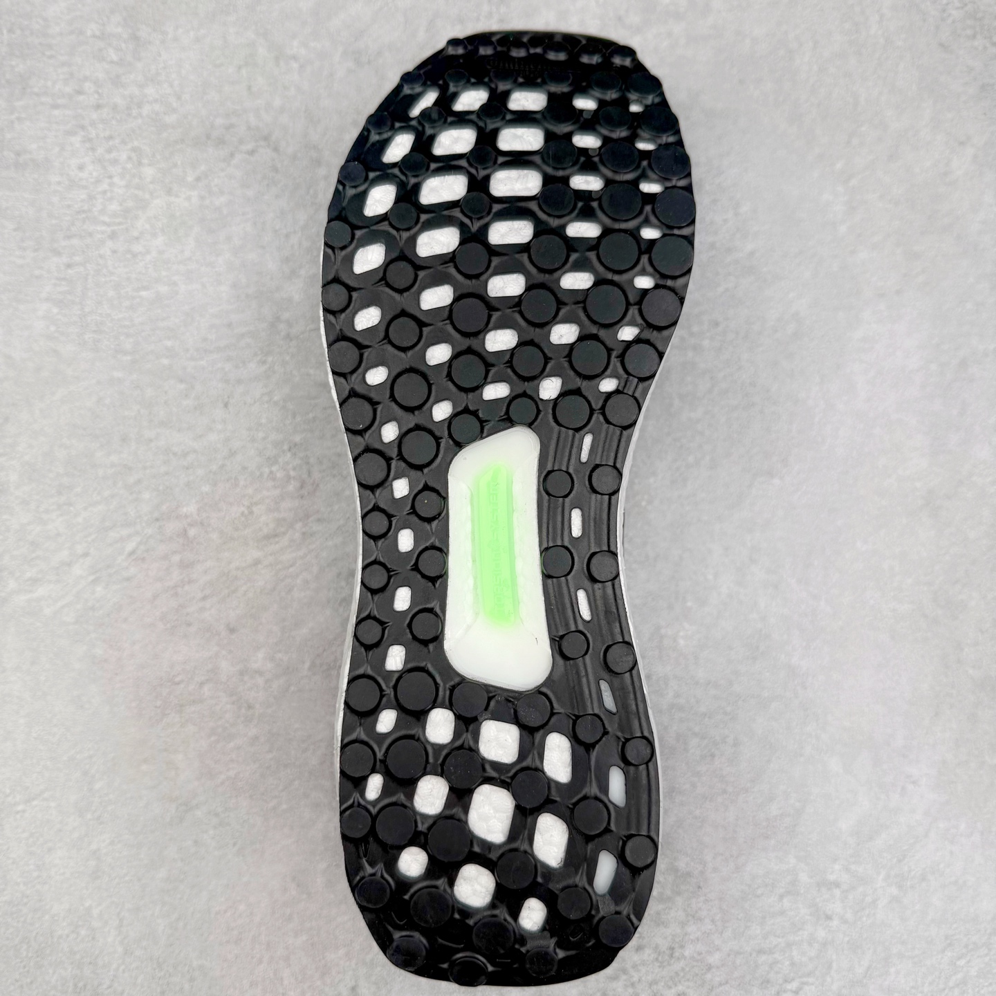 图片[9]-AD Ultra Boost UB1.0 初代系列低帮袜套式针织透气缓震休闲运动慢跑鞋 HQ4201 超强Boost缓震 搭配马牌橡胶大底 满足日常出行跑步健身需求 Primeknit鞋面材料采用羊毛沙线 舒适柔软 爆米花颗粒饱满 弹性十足 鞋底前后10mm的标准高度差 使两头上翘的弧形鞋底结构更加完美 尺码：36 36.5 37 38 38.5 39 40 40.5 41 42 42.5 43 44 44.5 45 46-选品中心