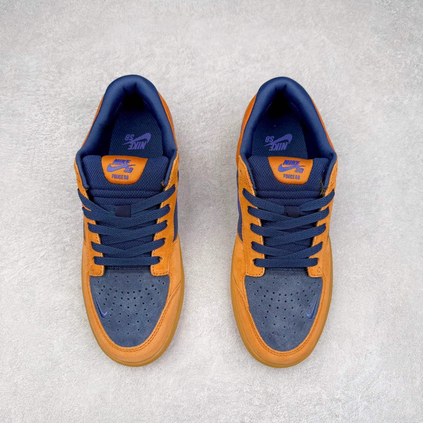 图片[2]-NK SB Force 58 空军58系列低帮休闲运动滑板板鞋 DV5477-800 鞋面由帆布和麂皮拼接 层次感丰富 搭配硫化外底 耐磨耐穿 鞋舌及中底后跟处饰有SB Logo 表明鞋款身份 采用包边设计 经久耐穿 硫化结构则有效提升灵活性 穿上这款全新推出的创意力作 助你耀动街头 尺码：36 36.5 37.5 38 38.5 39 40 40.5 41 42 42.5 43 44 45-选品中心