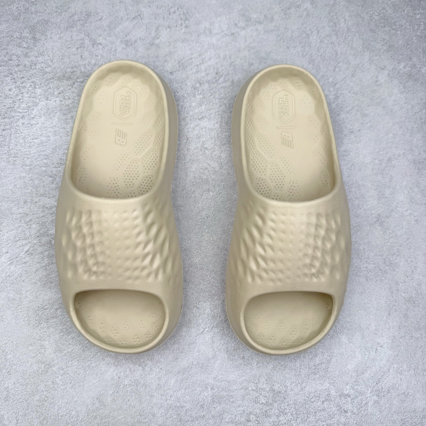 图片[2]-New Balance NB Fresh Foam MRSHN Slide \\\”Cream\\\” 耐磨 一字拖鞋 实拍调校N版已经零色差零失真 百分百还原实物色彩所见即所得 不存在货不对板色差等低级问题 选购参考实物拍摄 不混卖不参货 只用心做好货严格选品 承诺混一赔十 尺码：36 36.5 37.5 38 38.5 39 40 40.5 41 42 42.5 43 44 44.5 45-选品中心