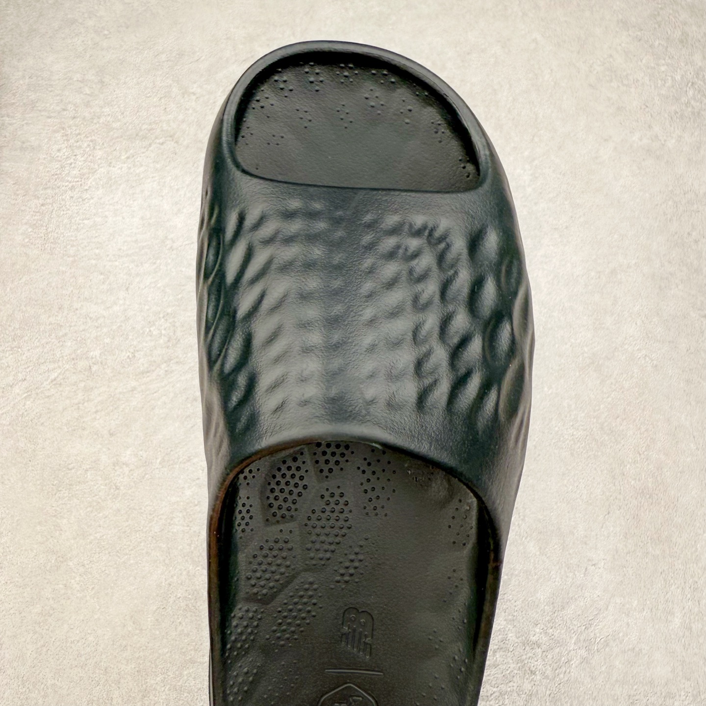 图片[4]-New Balance NB Fresh Foam MRSHN Slide \\\”Cream\\\” 耐磨 一字拖鞋 实拍调校N版已经零色差零失真 百分百还原实物色彩所见即所得 不存在货不对板色差等低级问题 选购参考实物拍摄 不混卖不参货 只用心做好货严格选品 承诺混一赔十 尺码：36 36.5 37.5 38 38.5 39 40 40.5 41 42 42.5 43 44 44.5 45-选品中心