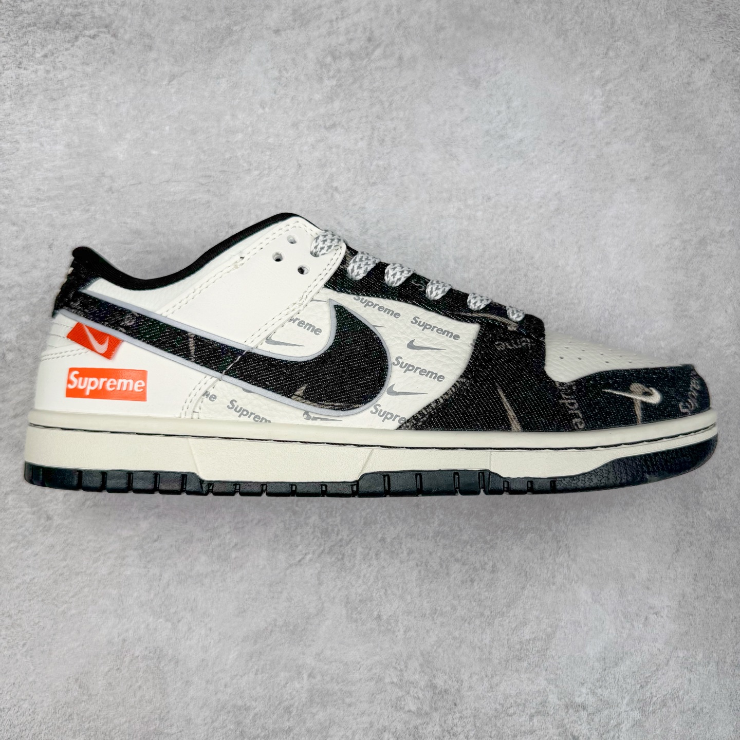 NK Dunk Low 定制配色 SC9207-414 大厂出品 极力推荐 原装头层材料 独家版型蒸餾加工帶來的是更好的视觉和脚感体验大厂纯原品质出货 清洁度 电绣工艺 皮料切割干净无任何毛边 细节完美 实拍调校N版已经零色差零失真 百分百还原实物色彩所见即所得 不存在货不对板色差等低级问题 选购参考实物拍摄 不混卖不参货 只用心做好货严格选品 承诺混一赔十 尺码：36 36.5 37.5 38 38.5 39 40 40.5 41 42 42.5 43 44 44.5 45-选品中心