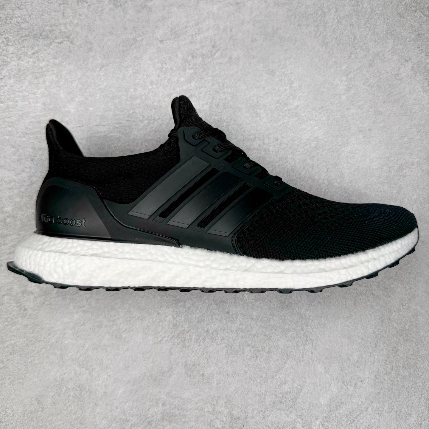 AD Ultra Boost UB1.0 初代系列低帮袜套式针织透气缓震休闲运动慢跑鞋 HQ4201 超强Boost缓震 搭配马牌橡胶大底 满足日常出行跑步健身需求 Primeknit鞋面材料采用羊毛沙线 舒适柔软 爆米花颗粒饱满 弹性十足 鞋底前后10mm的标准高度差 使两头上翘的弧形鞋底结构更加完美 尺码：36 36.5 37 38 38.5 39 40 40.5 41 42 42.5 43 44 44.5 45 46-选品中心