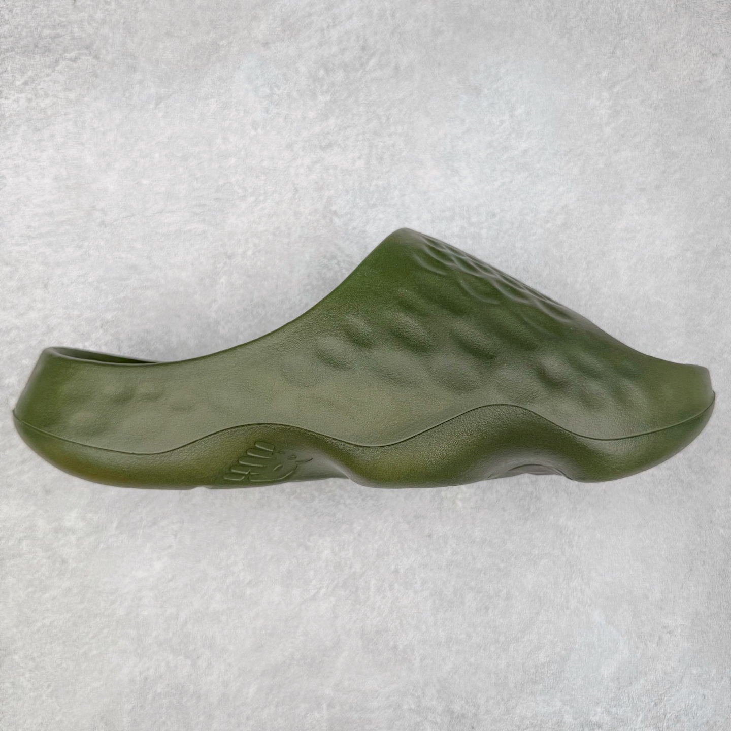 New Balance NB Fresh Foam MRSHN Slide \\\”Cream\\\” 耐磨 一字拖鞋 实拍调校N版已经零色差零失真 百分百还原实物色彩所见即所得 不存在货不对板色差等低级问题 选购参考实物拍摄 不混卖不参货 只用心做好货严格选品 承诺混一赔十 尺码：36 36.5 37.5 38 38.5 39 40 40.5 41 42 42.5 43 44 44.5 45-选品中心