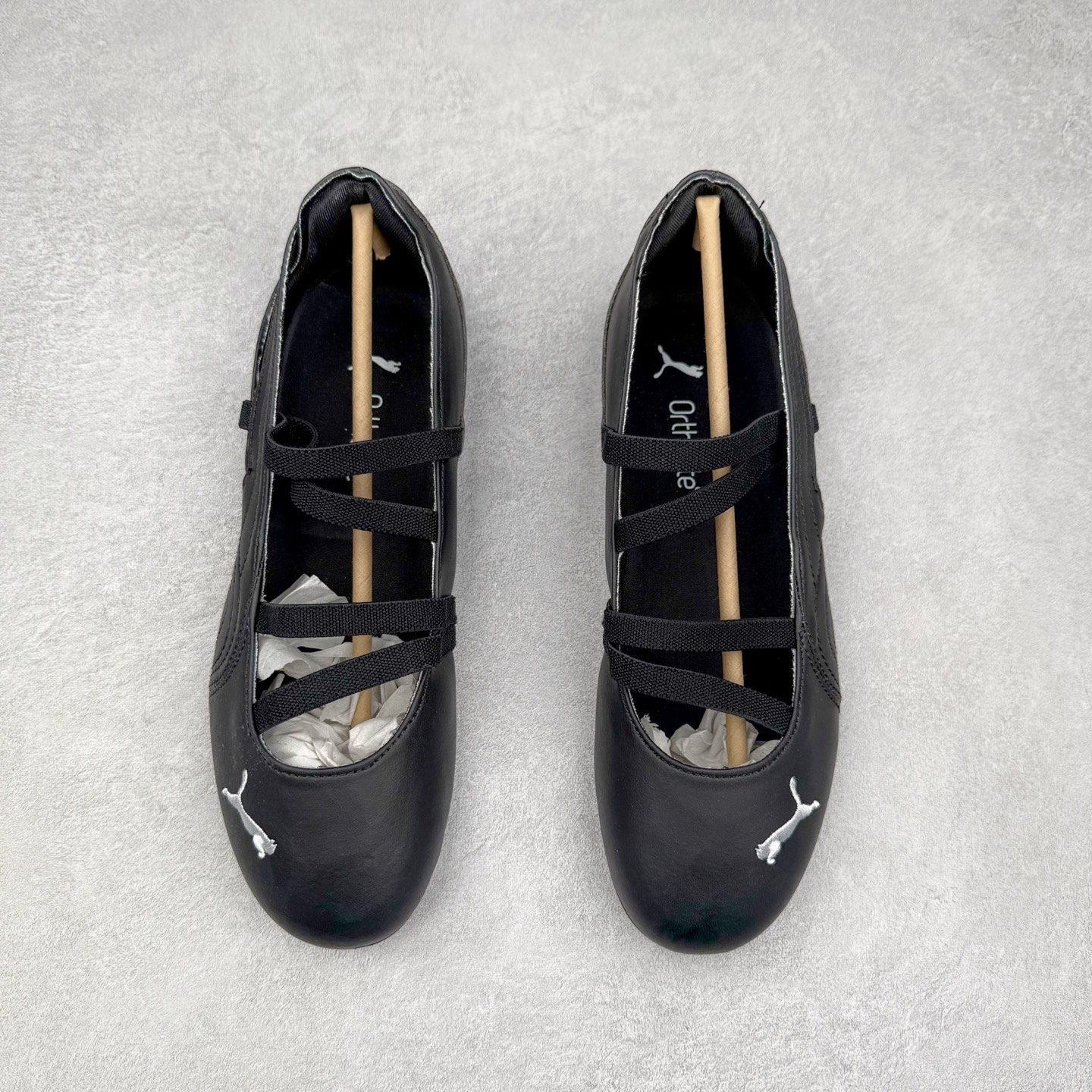 图片[2]-＃DT PUMA Speedcat Ballerina 彪马柔软舒适防滑耐磨低帮生活休闲鞋芭蕾舞鞋单鞋玛丽珍鞋 这次，PUMA决定再对Speedcat来一次创新，以芭蕾舞鞋为灵感，将芭蕾舞鞋的灵动与轻盈感与赛车鞋融为一体，带来极具个性的全新鞋款Speedcat Ballerina。Speedcat Ballerina由Speedcat去除鞋舌、鞋带以及部分鞋侧位打造而成，鞋带部分被改为如同芭蕾鞋般的交叉弹性带，PUMA的标志依旧设计于鞋侧旁，整个鞋款外观变得更加优雅。Speedcat Ballerina 还汲取了赛车鞋的抓地设计，配备经典橡胶大底。尺码：36 37 37.5 38 38.5 39 40 40.5 41-选品中心