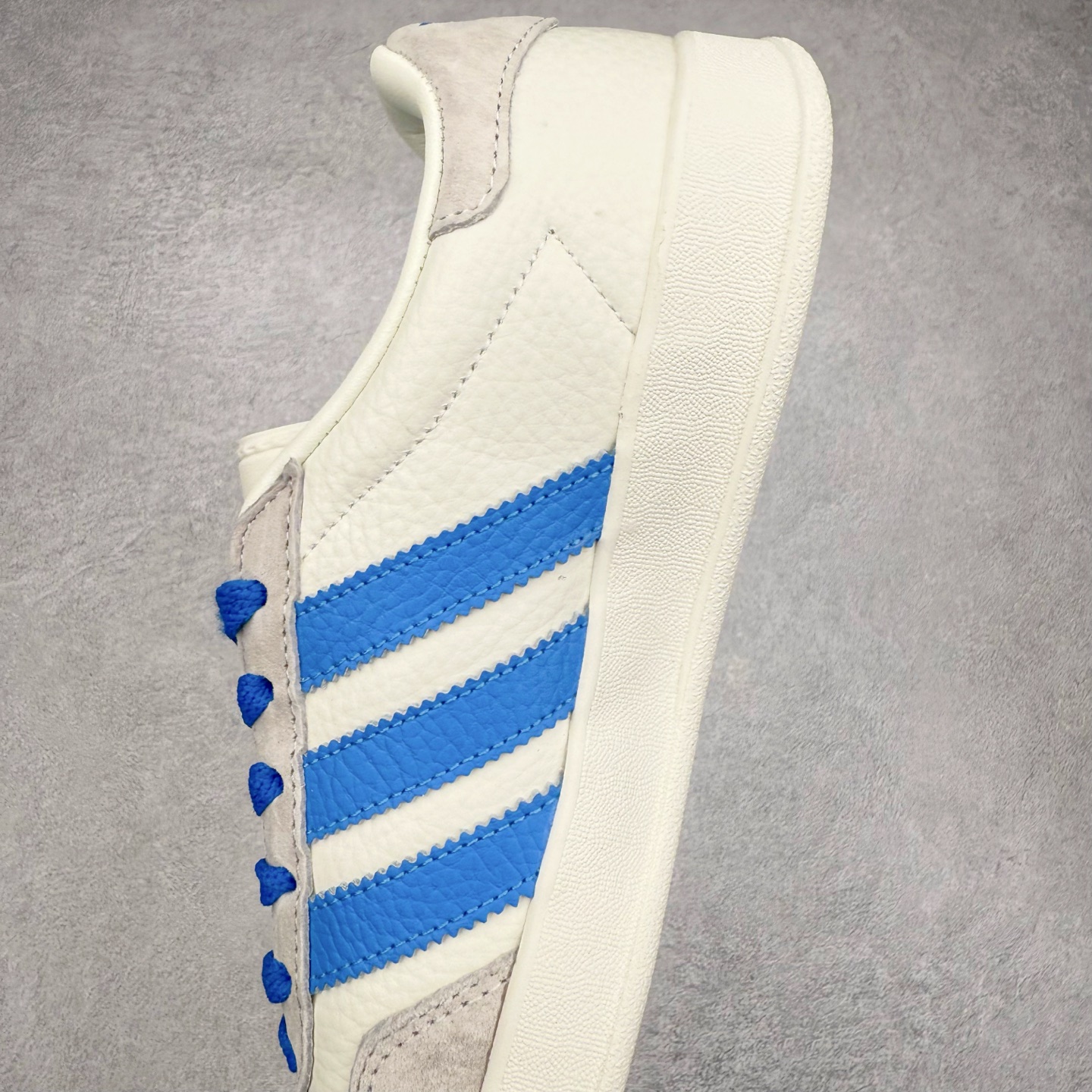 图片[7]-＃C2 AD Gazelle Indoor Trainers 羚羊内训系列低帮复古百搭休闲运动德训风板鞋 DD6605 90年代经典的复刻版！自60年代以足球训练鞋面世以来,Gazelle就以其经典设计席卷全球。1991年版本的复刻,再造经典Gazelle。采用皮革打造,搭配浊色细节,让这款经典更加简约。尺码：36 36⅔ 37⅓ 38 38⅔ 39⅓ 40 40⅔ 41⅓ 42 42⅔ 43⅓ 44⅓ 44⅔ 45-选品中心