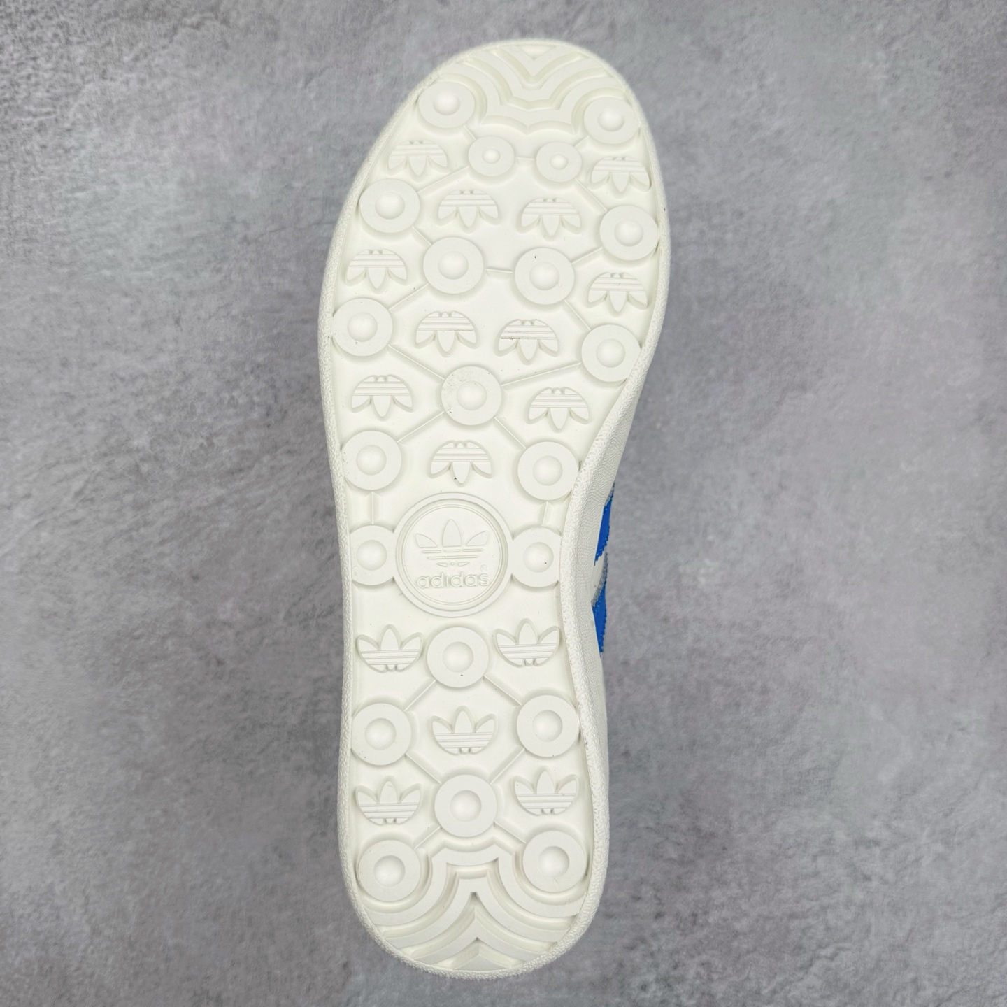 图片[9]-＃C2 AD Gazelle Indoor Trainers 羚羊内训系列低帮复古百搭休闲运动德训风板鞋 DD6605 90年代经典的复刻版！自60年代以足球训练鞋面世以来,Gazelle就以其经典设计席卷全球。1991年版本的复刻,再造经典Gazelle。采用皮革打造,搭配浊色细节,让这款经典更加简约。尺码：36 36⅔ 37⅓ 38 38⅔ 39⅓ 40 40⅔ 41⅓ 42 42⅔ 43⅓ 44⅓ 44⅔ 45-选品中心