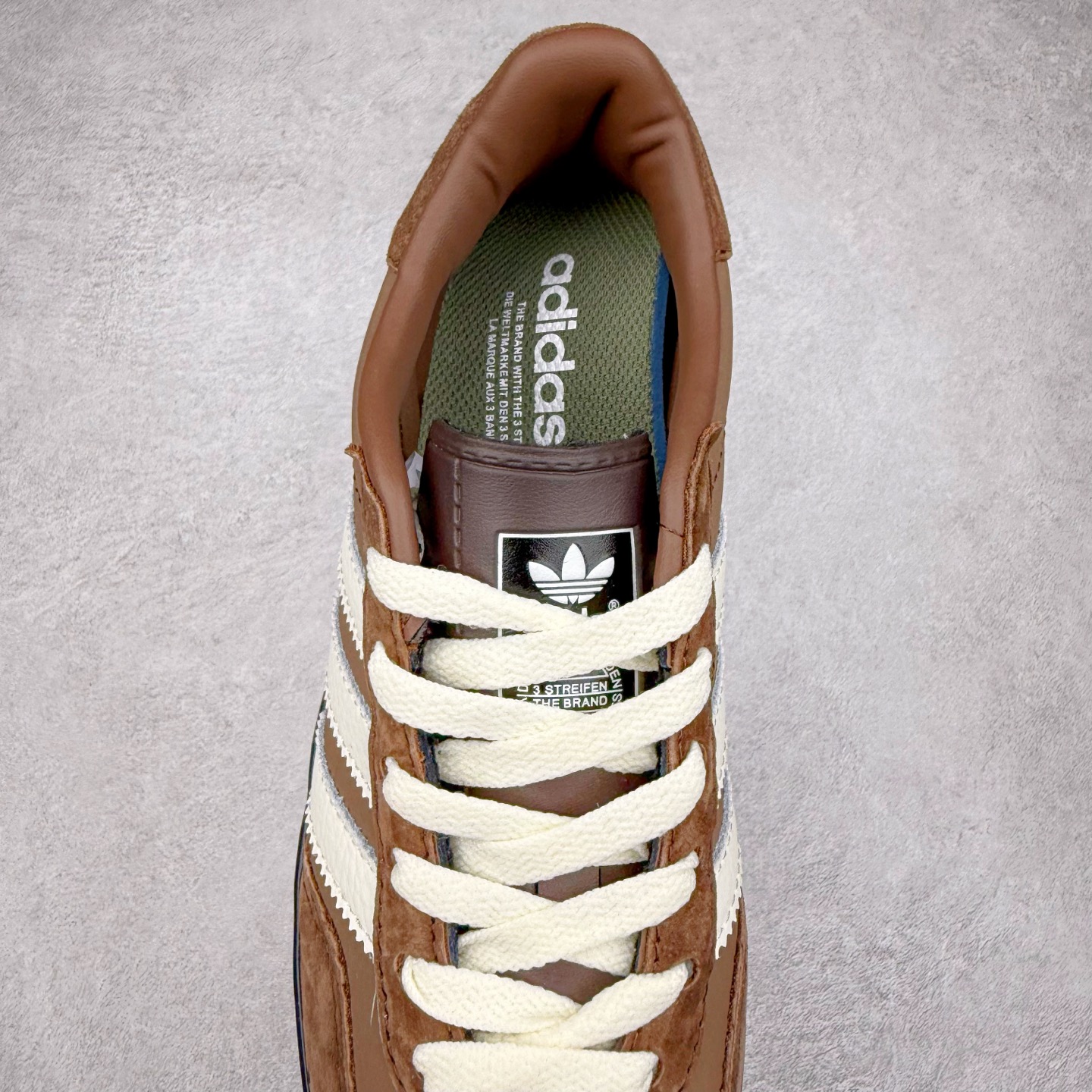 图片[5]-＃C2 AD Gazelle Indoor Trainers 羚羊内训系列低帮复古百搭休闲运动德训风板鞋 DD6604 90年代经典的复刻版！自60年代以足球训练鞋面世以来,Gazelle就以其经典设计席卷全球。1991年版本的复刻,再造经典Gazelle。采用皮革打造,搭配浊色细节,让这款经典更加简约。尺码：36 36⅔ 37⅓ 38 38⅔ 39⅓ 40 40⅔ 41⅓ 42 42⅔ 43⅓ 44⅓ 44⅔ 45-选品中心