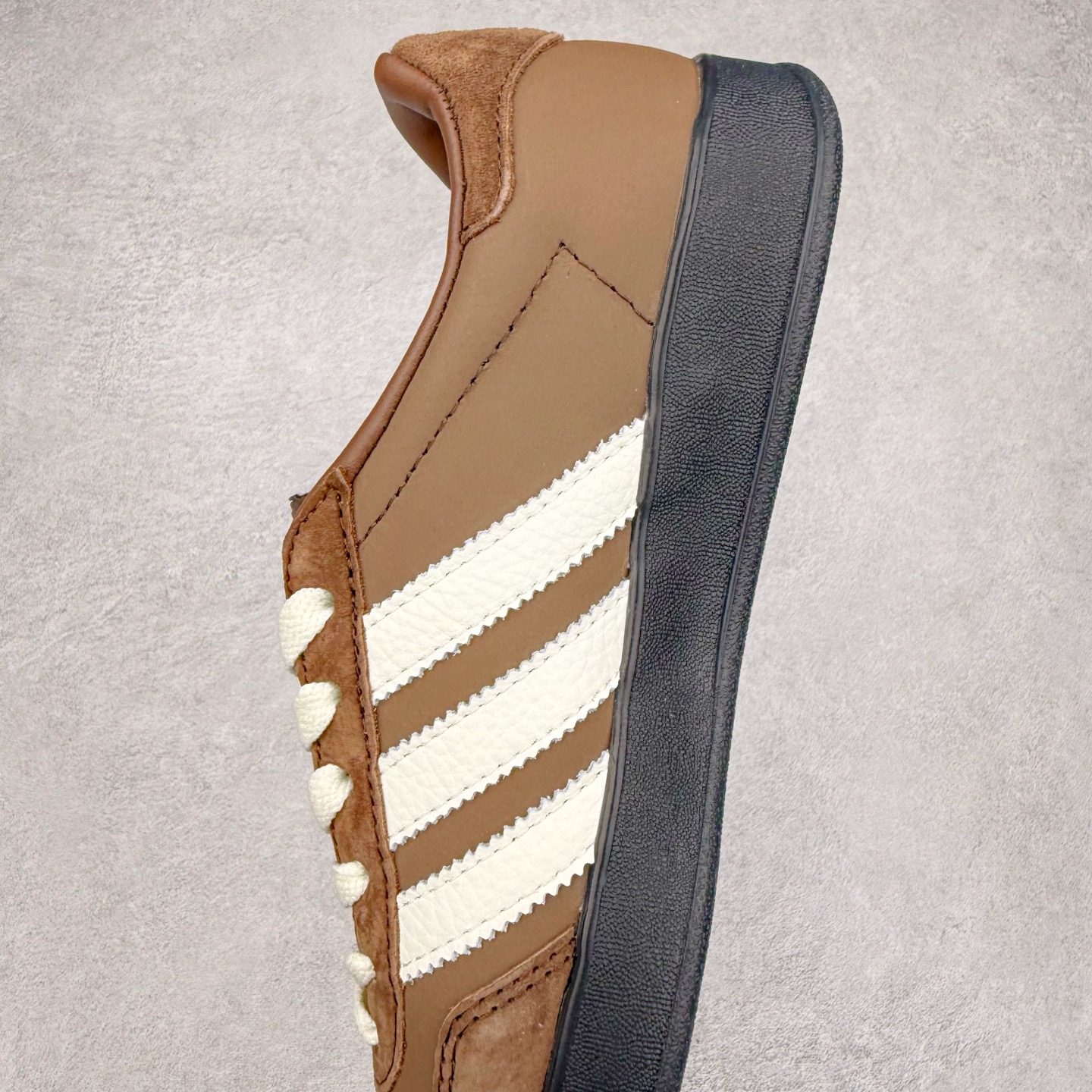 图片[7]-＃C2 AD Gazelle Indoor Trainers 羚羊内训系列低帮复古百搭休闲运动德训风板鞋 DD6604 90年代经典的复刻版！自60年代以足球训练鞋面世以来,Gazelle就以其经典设计席卷全球。1991年版本的复刻,再造经典Gazelle。采用皮革打造,搭配浊色细节,让这款经典更加简约。尺码：36 36⅔ 37⅓ 38 38⅔ 39⅓ 40 40⅔ 41⅓ 42 42⅔ 43⅓ 44⅓ 44⅔ 45-选品中心