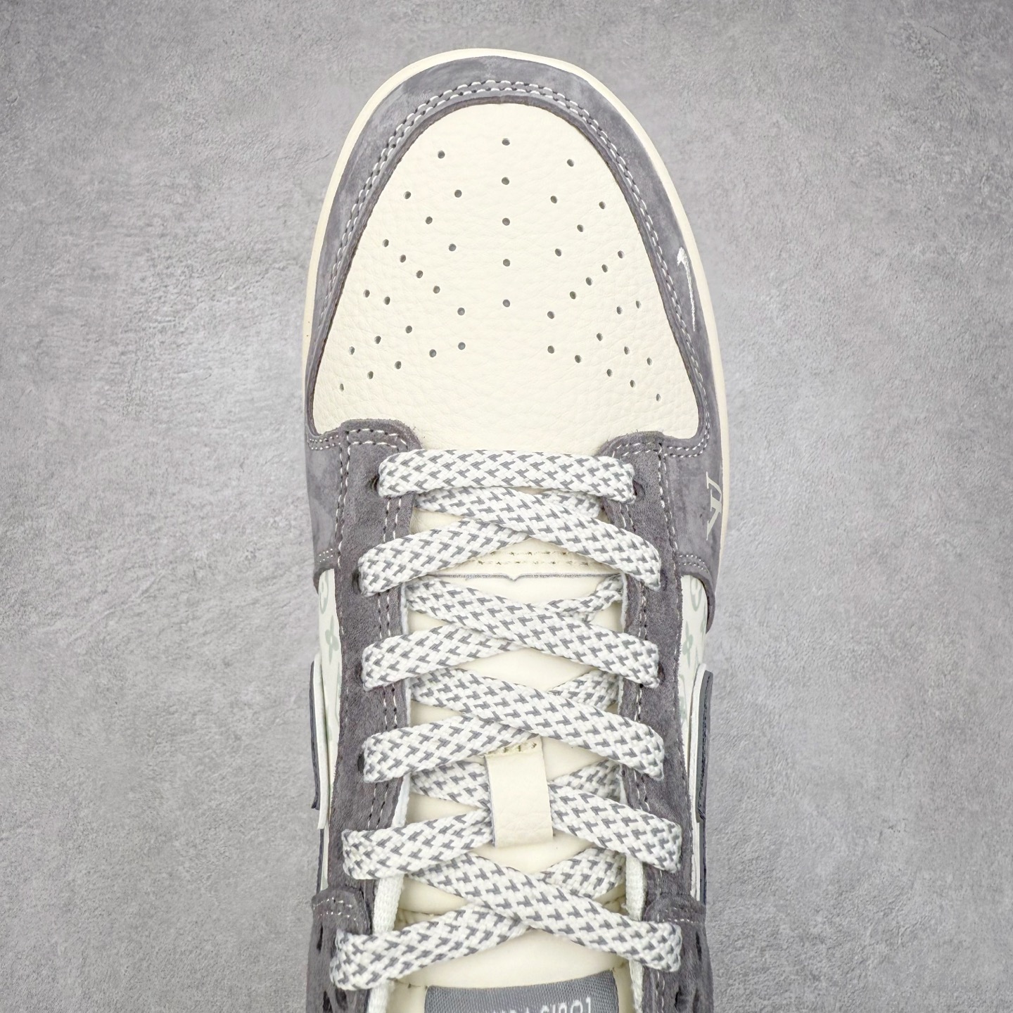 图片[4]-NK Dunk Low 定制配色 YX5066-361 大厂出品 极力推荐 原装头层材料 独家版型蒸餾加工帶來的是更好的视觉和脚感体验大厂纯原品质出货 清洁度 电绣工艺 皮料切割干净无任何毛边 细节完美 实拍调校N版已经零色差零失真 百分百还原实物色彩所见即所得 不存在货不对板色差等低级问题 选购参考实物拍摄 不混卖不参货 只用心做好货严格选品 承诺混一赔十 尺码：36 36.5 37.5 38 38.5 39 40 40.5 41 42 42.5 43 44 44.5 45-选品中心