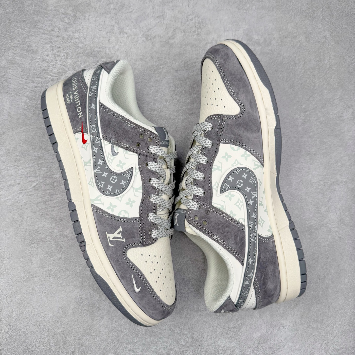 图片[3]-NK Dunk Low 定制配色 YX5066-361 大厂出品 极力推荐 原装头层材料 独家版型蒸餾加工帶來的是更好的视觉和脚感体验大厂纯原品质出货 清洁度 电绣工艺 皮料切割干净无任何毛边 细节完美 实拍调校N版已经零色差零失真 百分百还原实物色彩所见即所得 不存在货不对板色差等低级问题 选购参考实物拍摄 不混卖不参货 只用心做好货严格选品 承诺混一赔十 尺码：36 36.5 37.5 38 38.5 39 40 40.5 41 42 42.5 43 44 44.5 45-选品中心