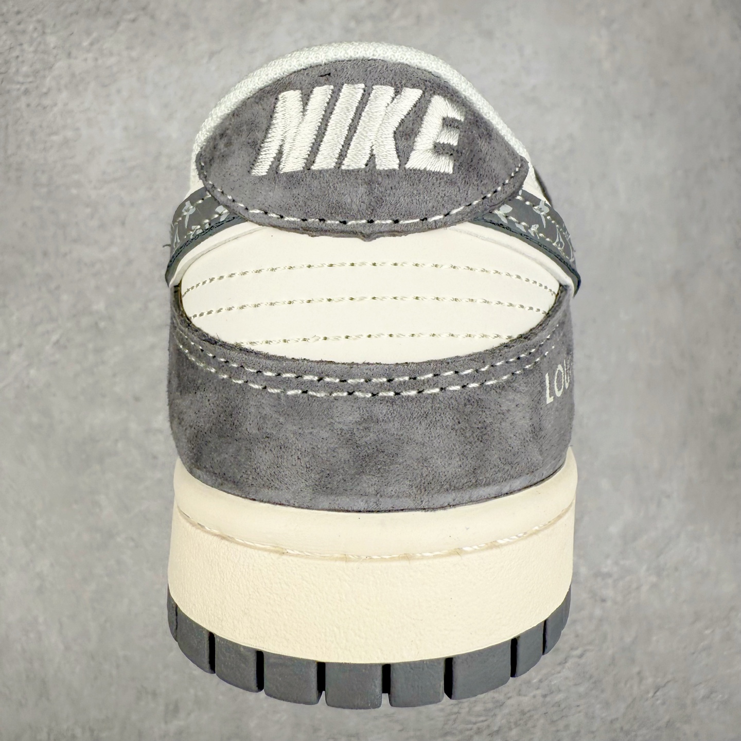 图片[8]-NK Dunk Low 定制配色 YX5066-361 大厂出品 极力推荐 原装头层材料 独家版型蒸餾加工帶來的是更好的视觉和脚感体验大厂纯原品质出货 清洁度 电绣工艺 皮料切割干净无任何毛边 细节完美 实拍调校N版已经零色差零失真 百分百还原实物色彩所见即所得 不存在货不对板色差等低级问题 选购参考实物拍摄 不混卖不参货 只用心做好货严格选品 承诺混一赔十 尺码：36 36.5 37.5 38 38.5 39 40 40.5 41 42 42.5 43 44 44.5 45-选品中心