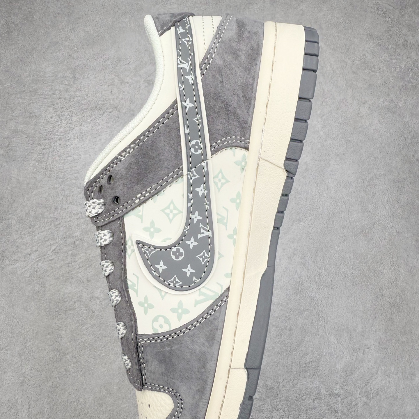 图片[7]-NK Dunk Low 定制配色 YX5066-361 大厂出品 极力推荐 原装头层材料 独家版型蒸餾加工帶來的是更好的视觉和脚感体验大厂纯原品质出货 清洁度 电绣工艺 皮料切割干净无任何毛边 细节完美 实拍调校N版已经零色差零失真 百分百还原实物色彩所见即所得 不存在货不对板色差等低级问题 选购参考实物拍摄 不混卖不参货 只用心做好货严格选品 承诺混一赔十 尺码：36 36.5 37.5 38 38.5 39 40 40.5 41 42 42.5 43 44 44.5 45-选品中心